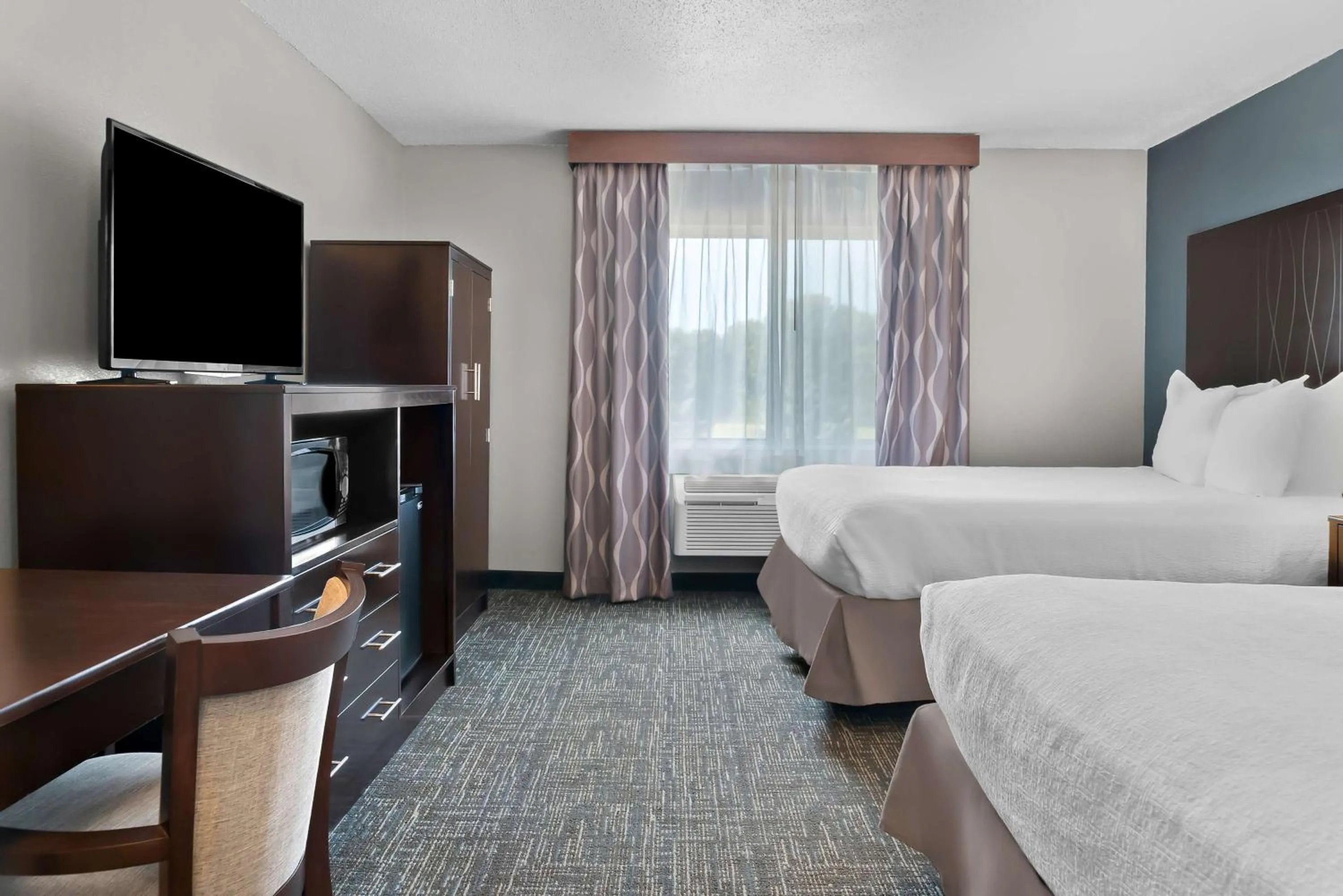 Bedroom, Bed in Best Western Plus Flint Airport Inn & Suites