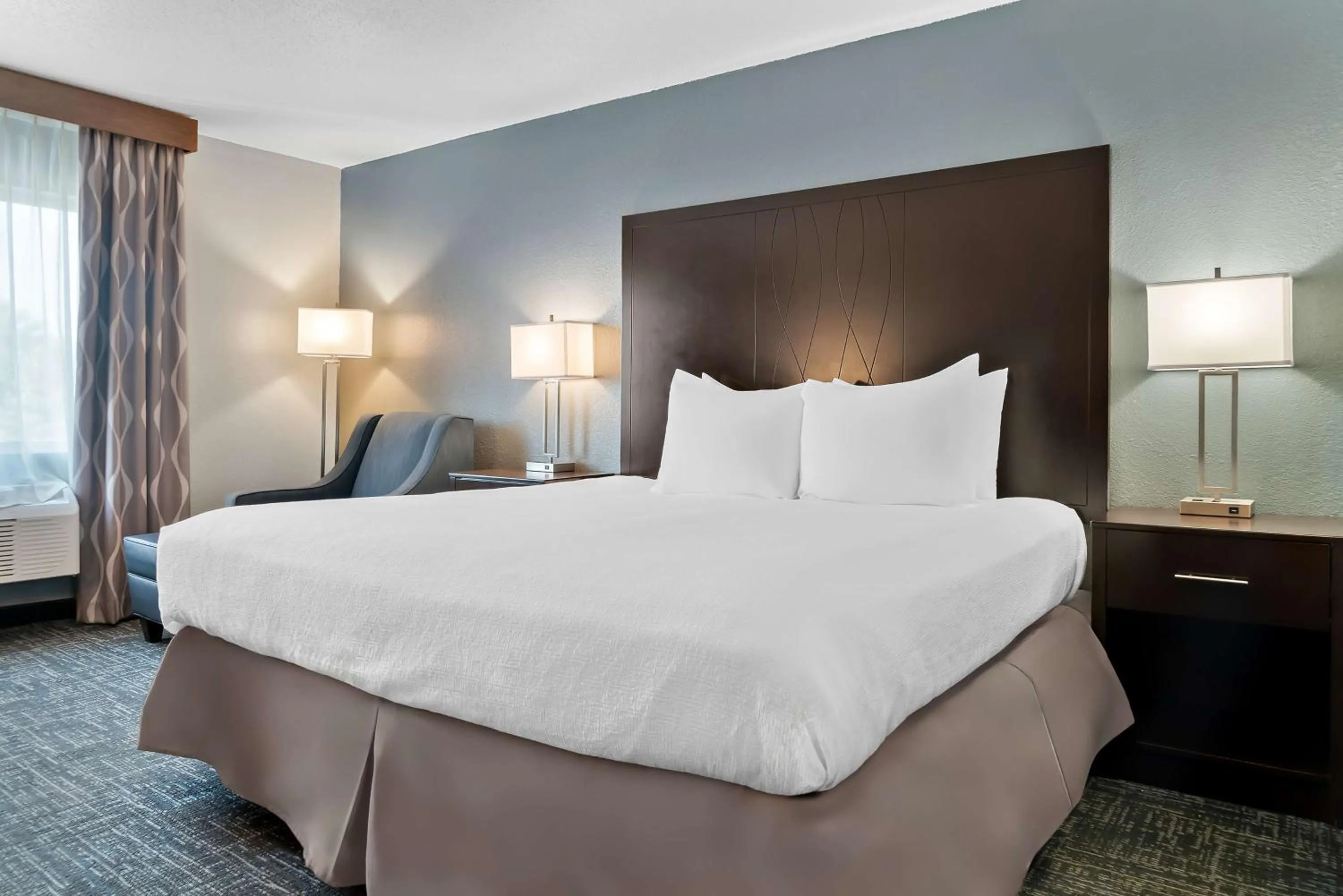 Bedroom, Bed in Best Western Plus Flint Airport Inn & Suites