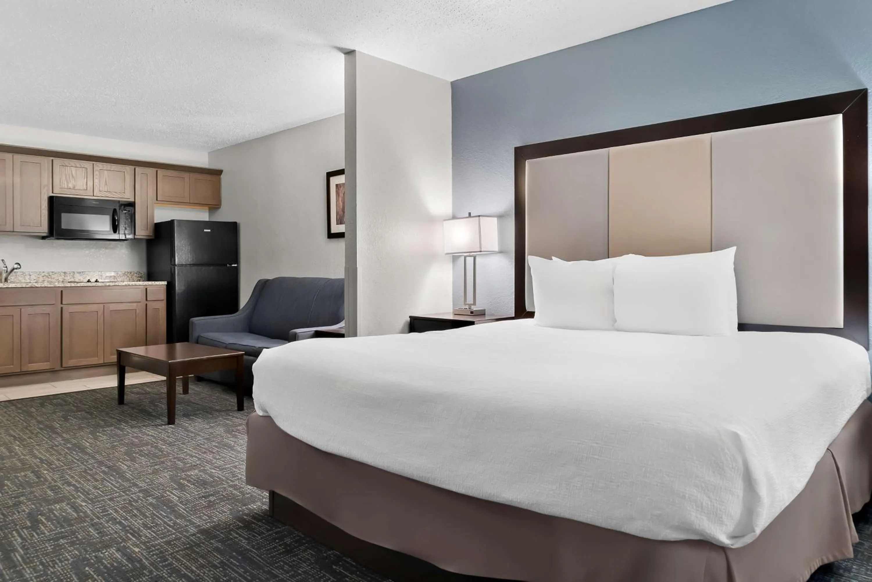 Bedroom, Bed in Best Western Plus Flint Airport Inn & Suites