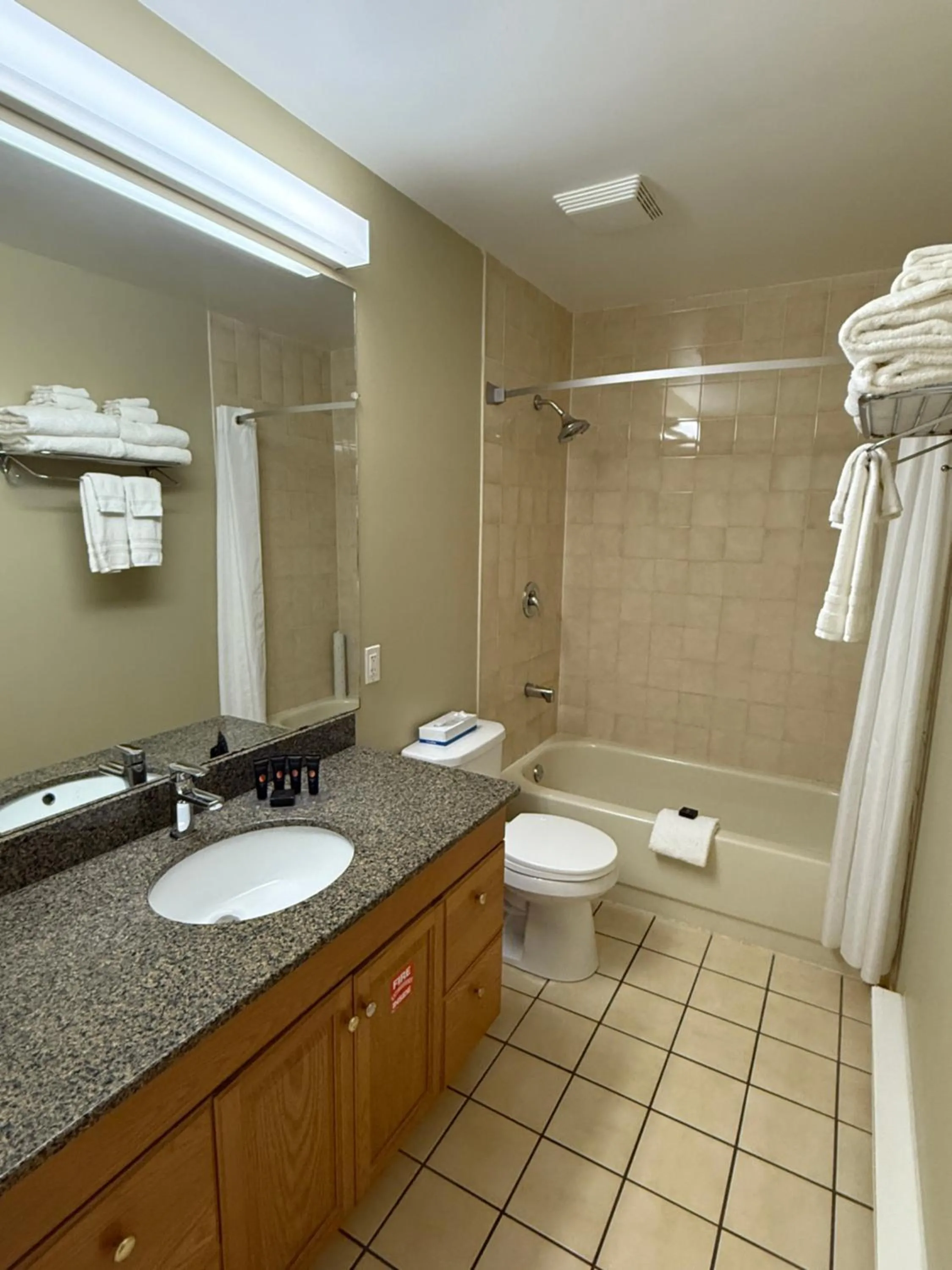 Bathroom in Aurora Inn