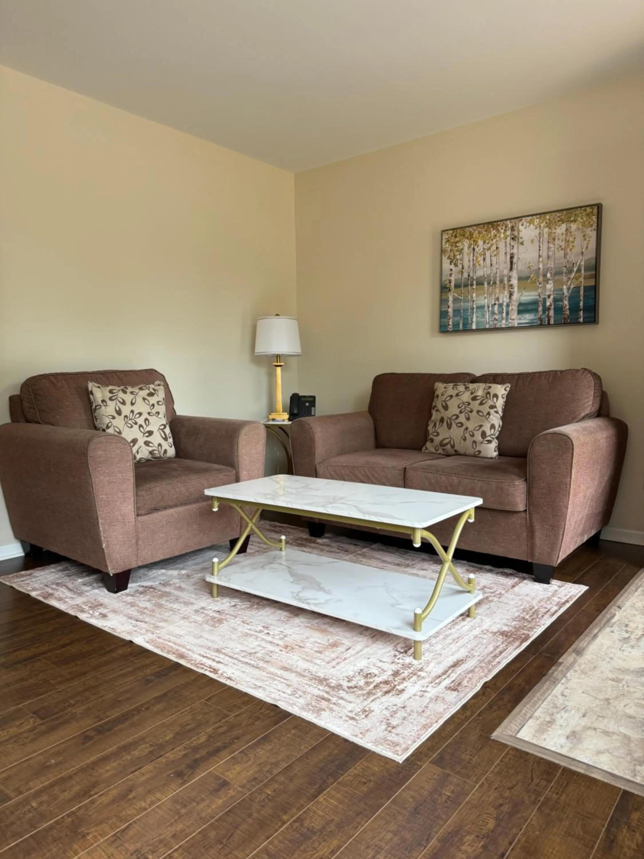 Living room in Aurora Inn