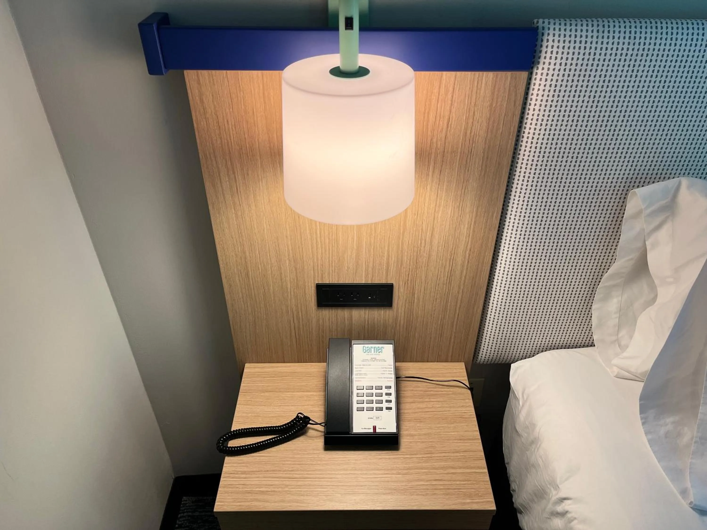 Bedroom in Tapa Hotel Inn & Suites