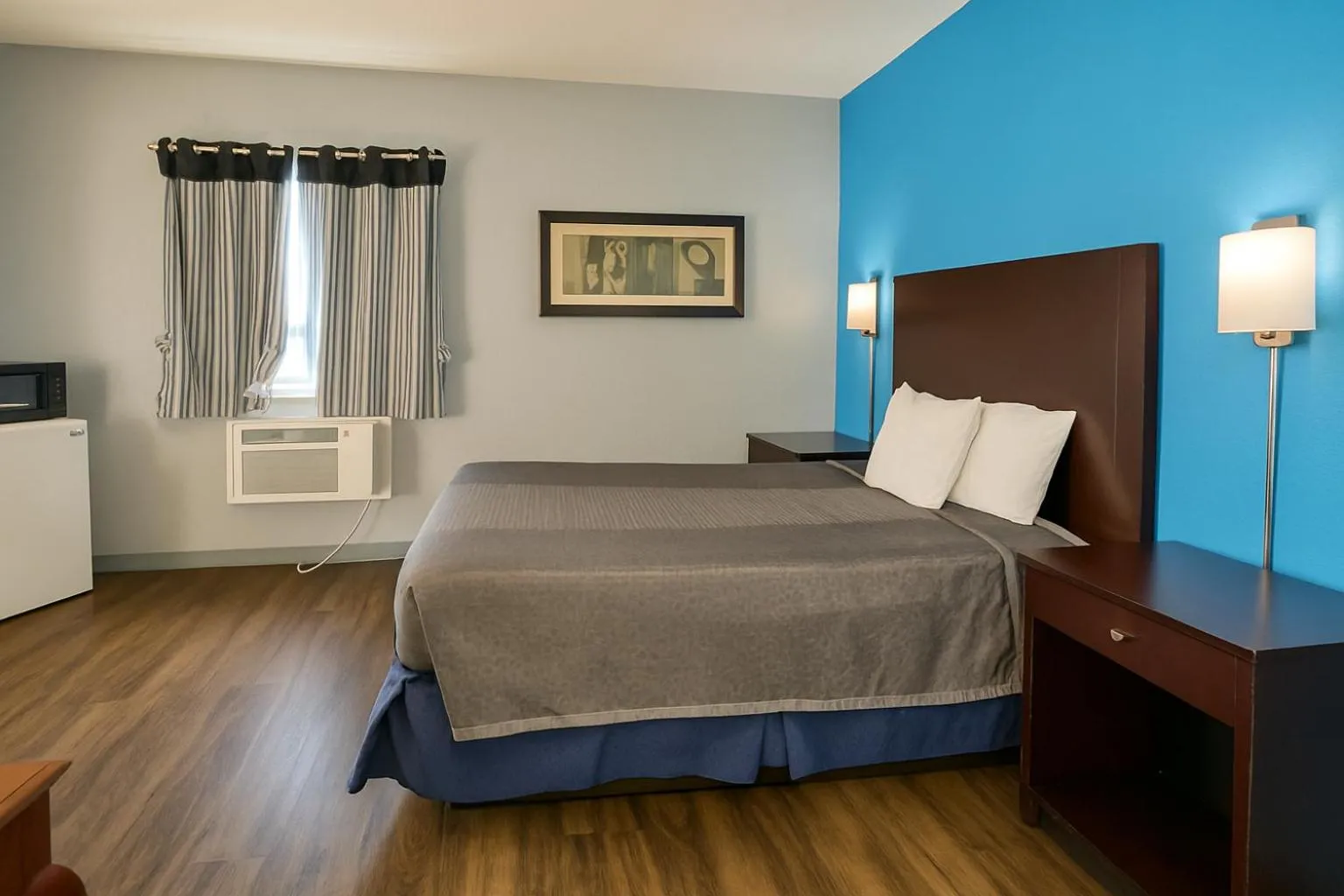 Bedroom, Bed in Executive Inn Owatonna Hwy 35