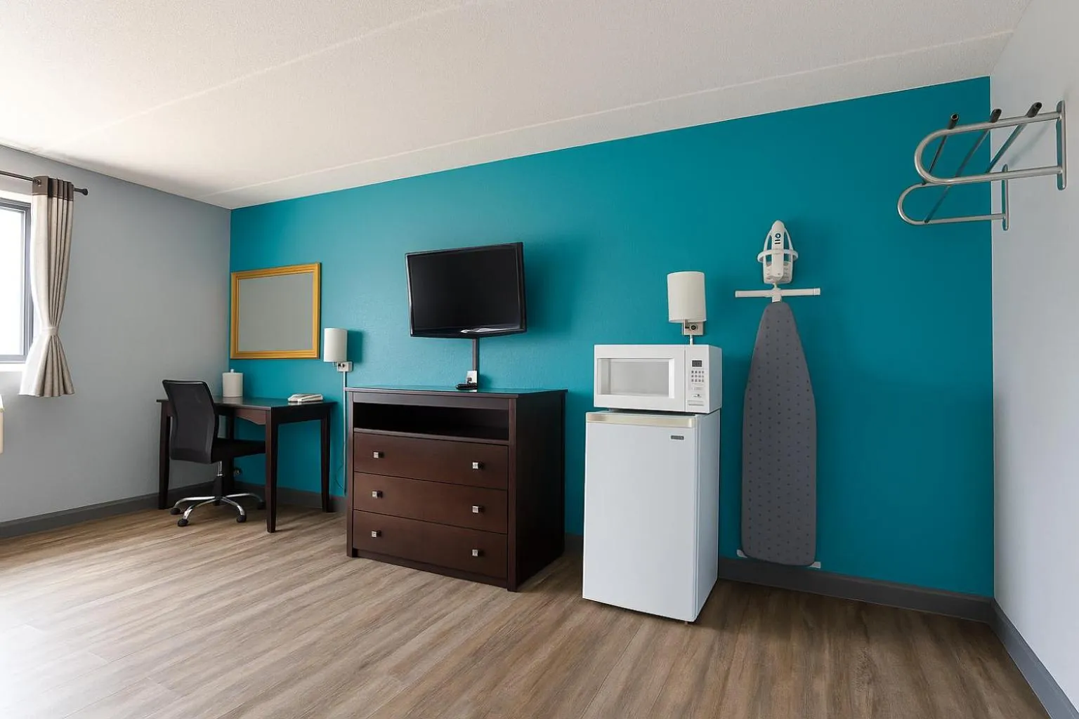 TV and multimedia in Executive Inn Owatonna Hwy 35