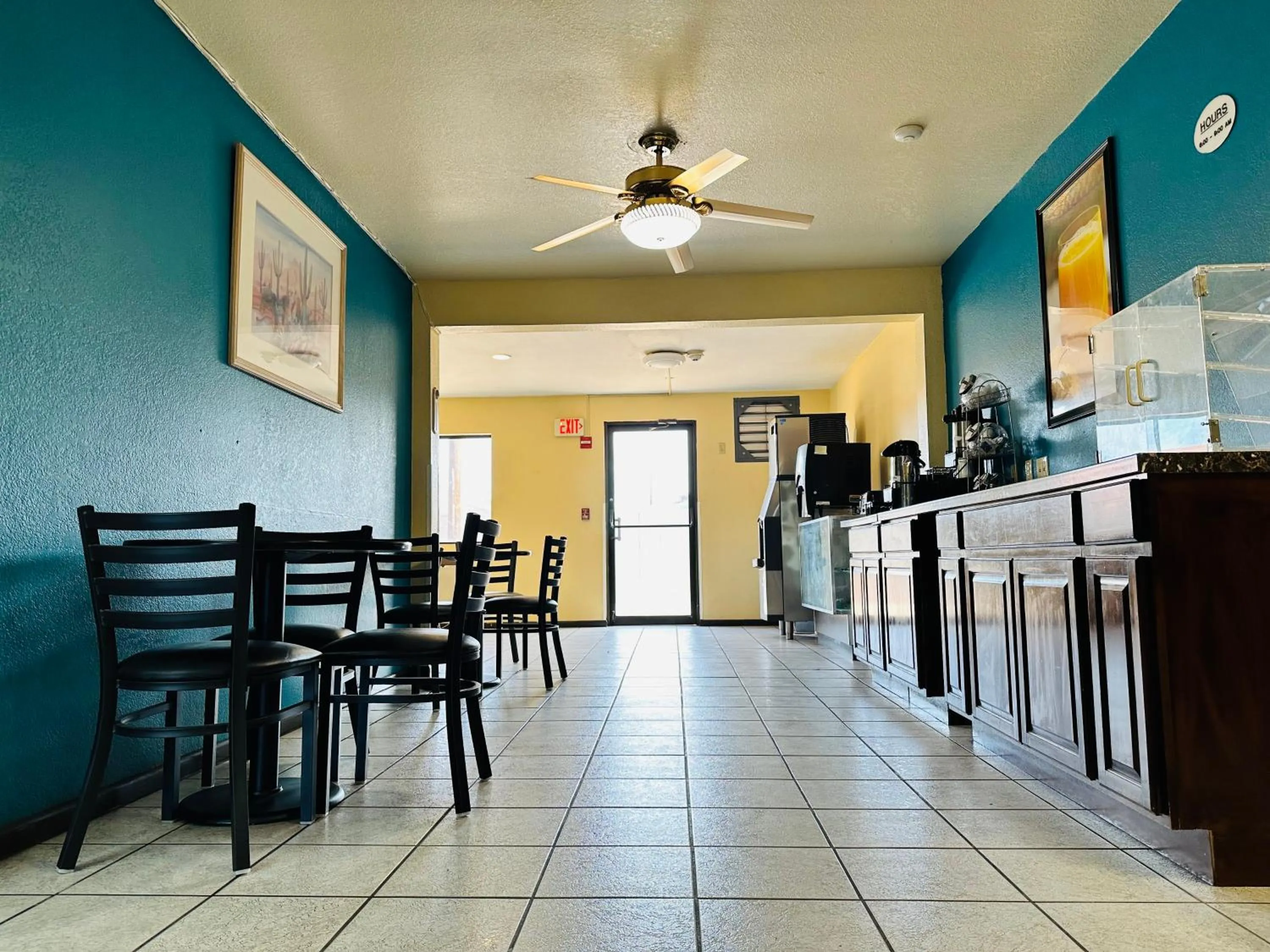 Breakfast in Rodeway Inn Winslow I-40