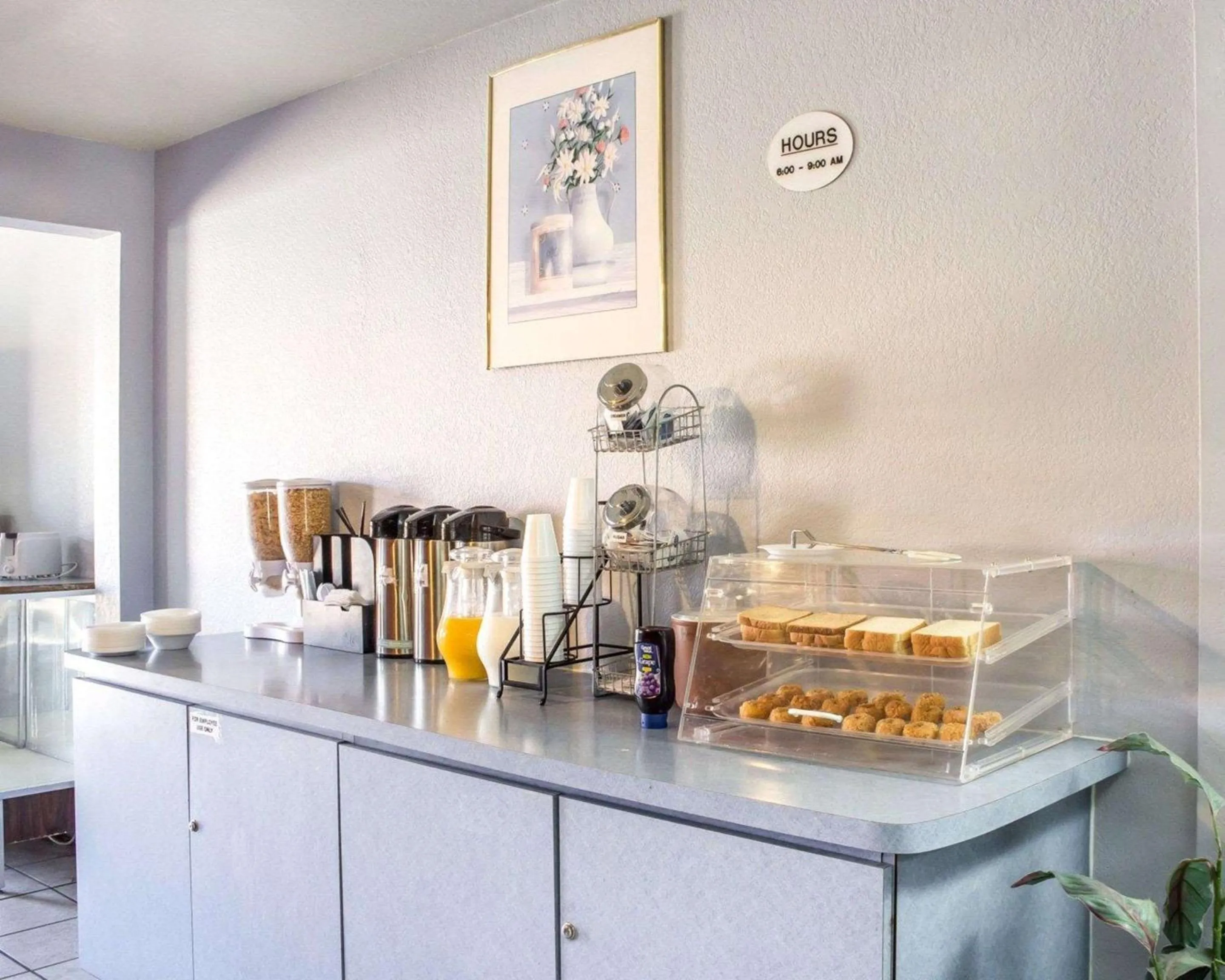 Restaurant/places to eat in Rodeway Inn Winslow I-40