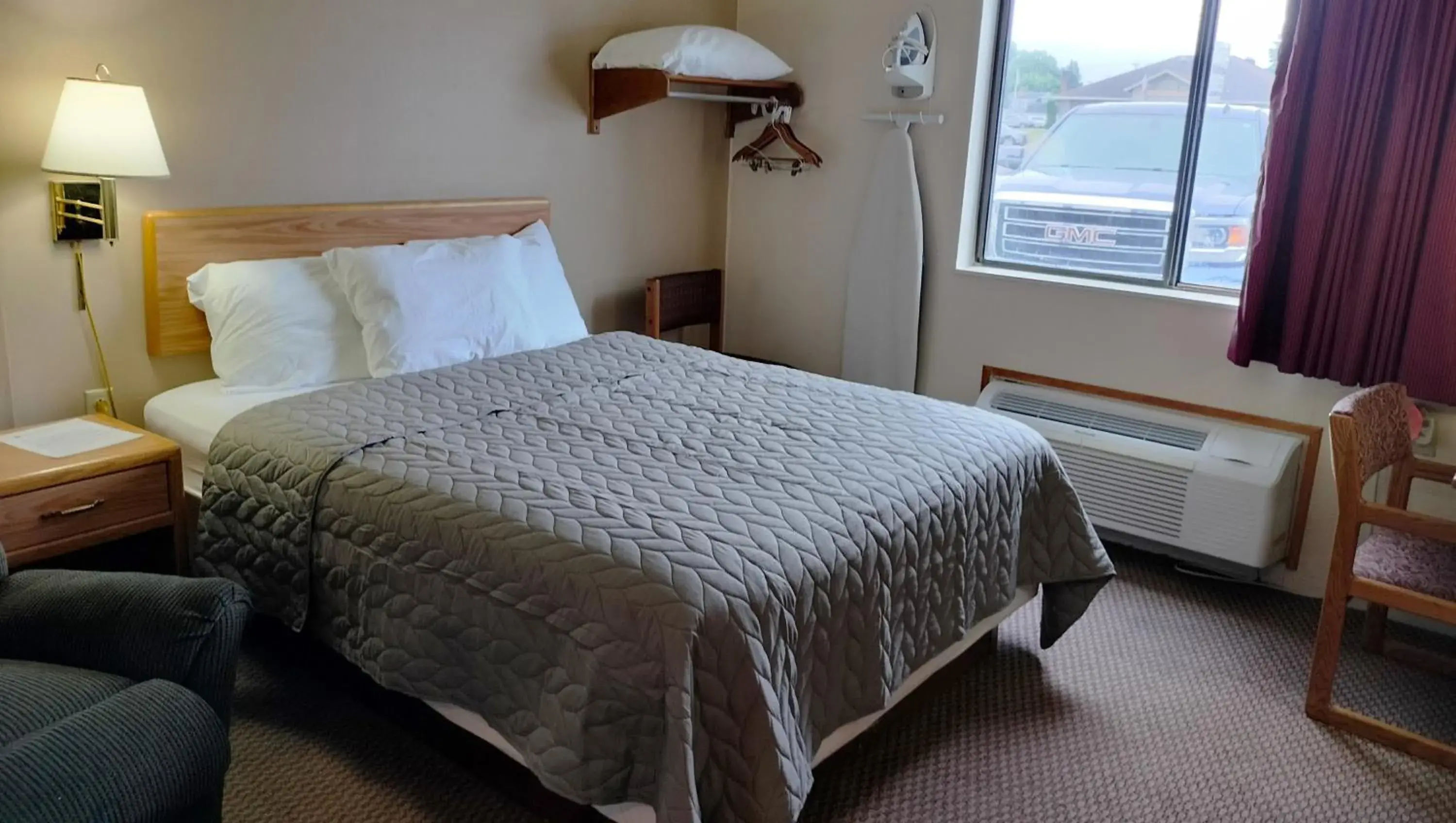 Queen Room - Accessible/Non-Smoking in Magnuson Hotel Ironwood Queen Room - Accessible/Non-Smoking in Magnuson Hotel Ironwood