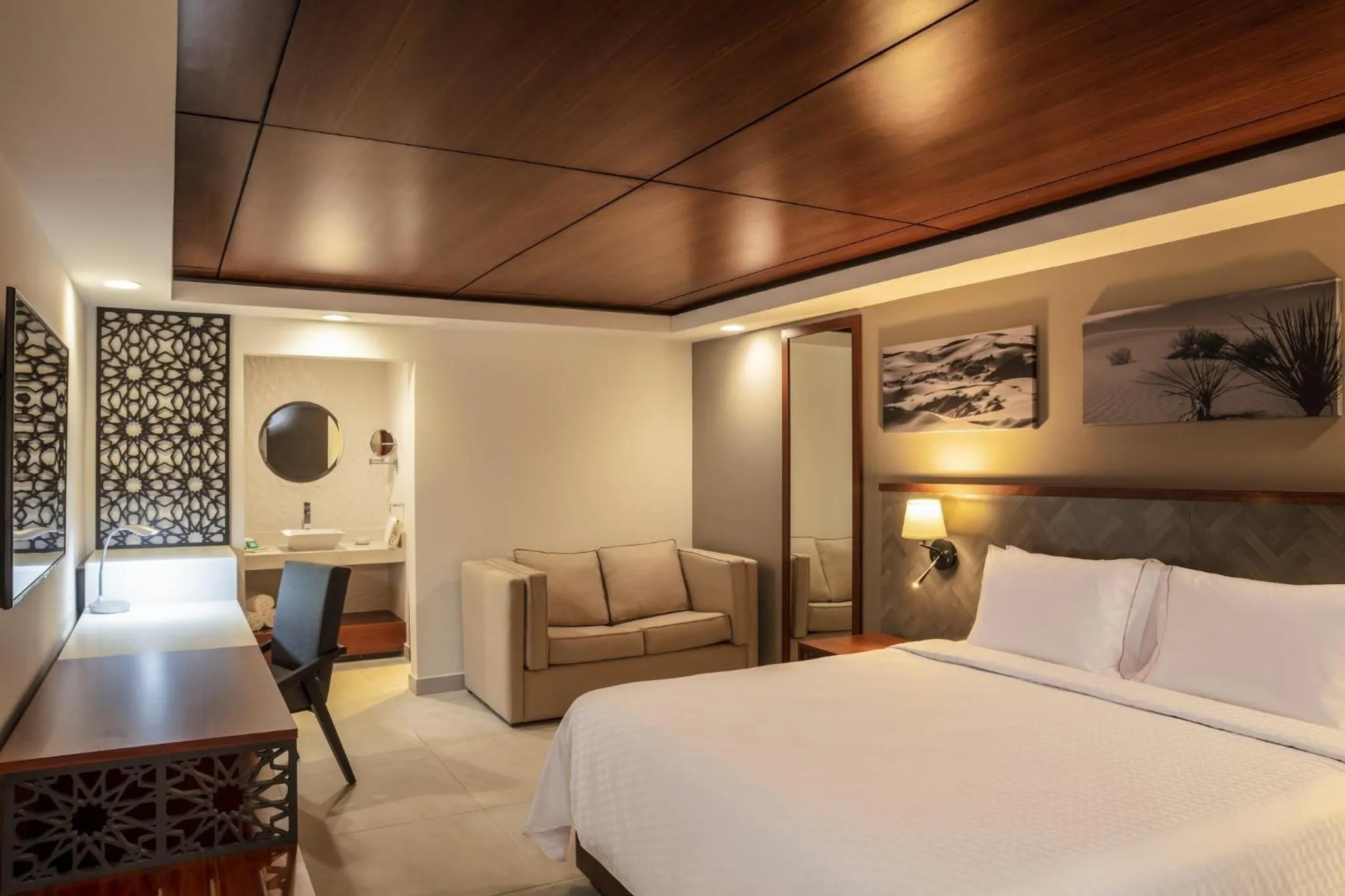 Photo of the whole room, Bed in Gamma Ciudad Juarez