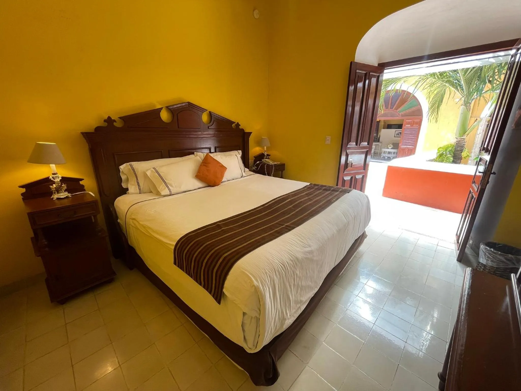 Photo of the whole room, Bed in Hotel Boutique Casa Don Gustavo, Campeche