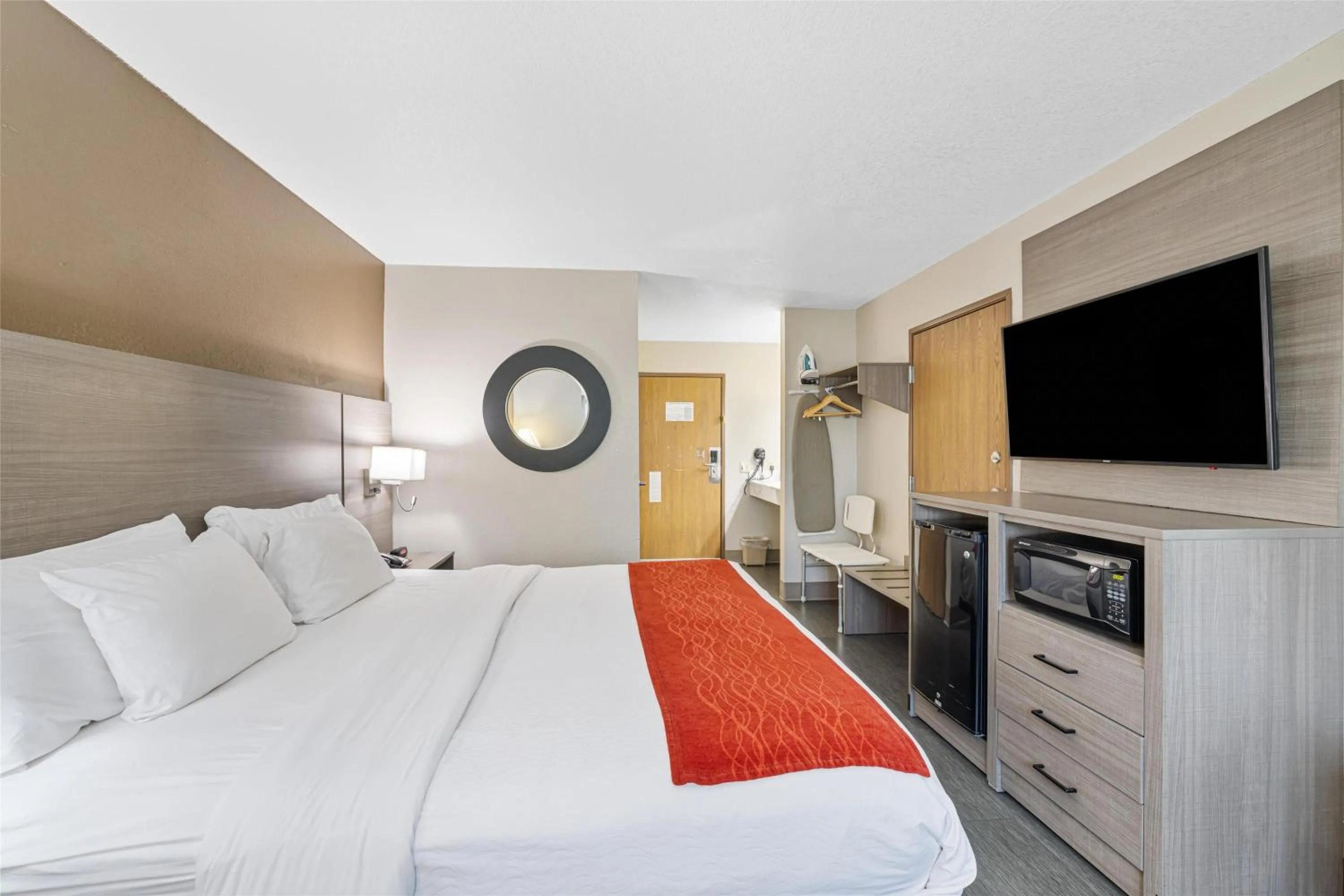 Bedroom, Bed in SureStay Plus Hotel by Best Western Kearney