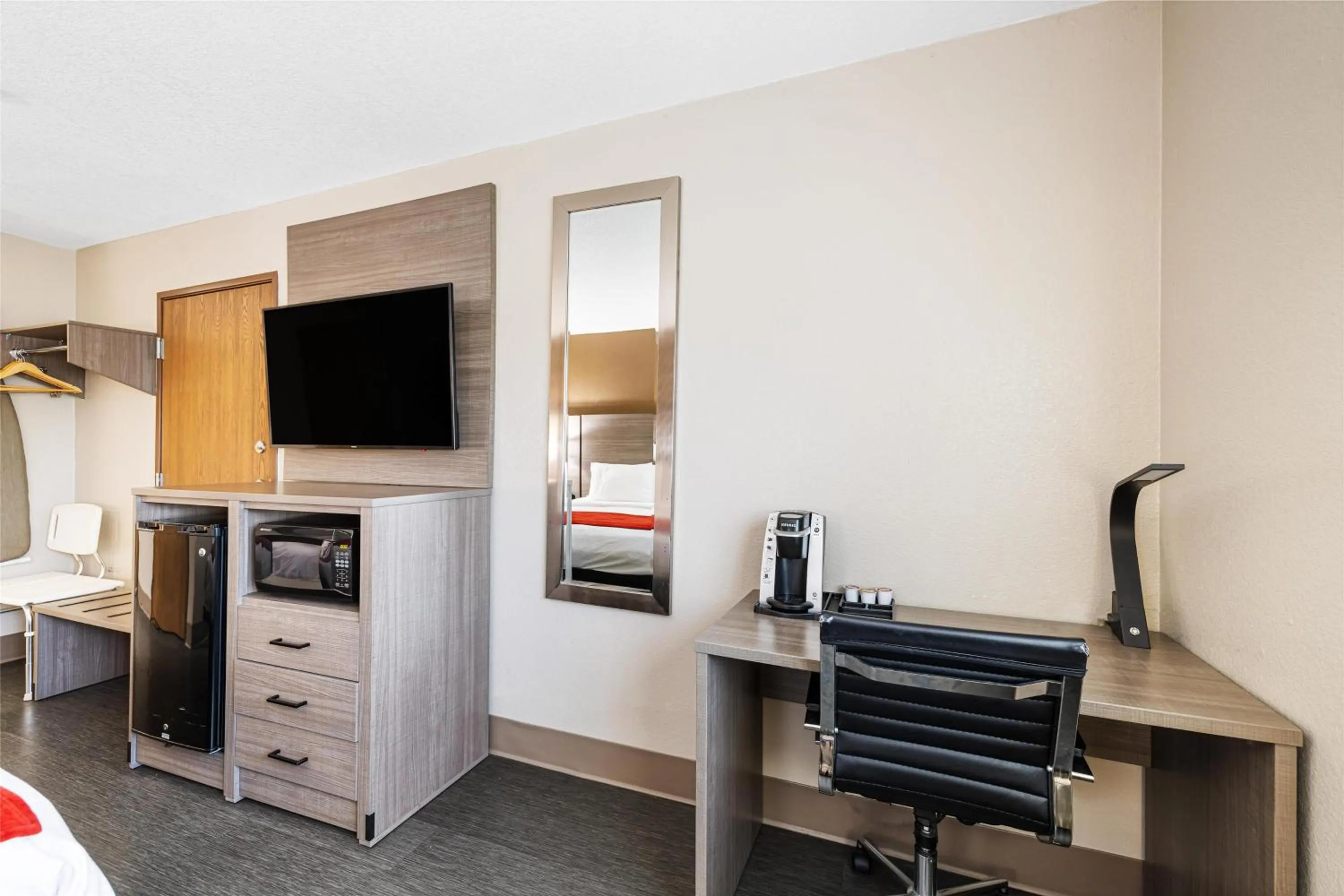 Bedroom, Bed in SureStay Plus Hotel by Best Western Kearney