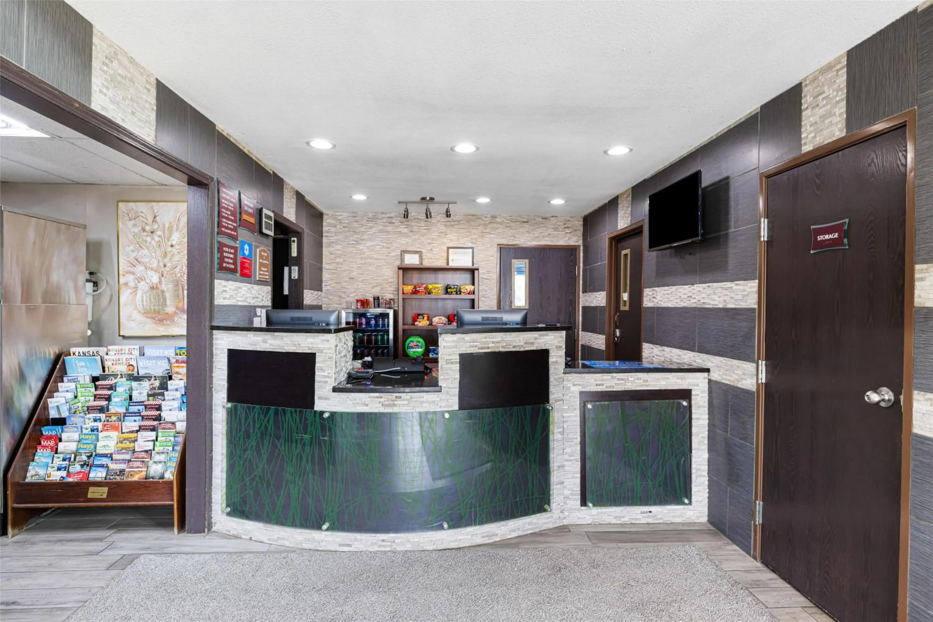 Lobby or reception in SureStay Plus Hotel by Best Western Kearney