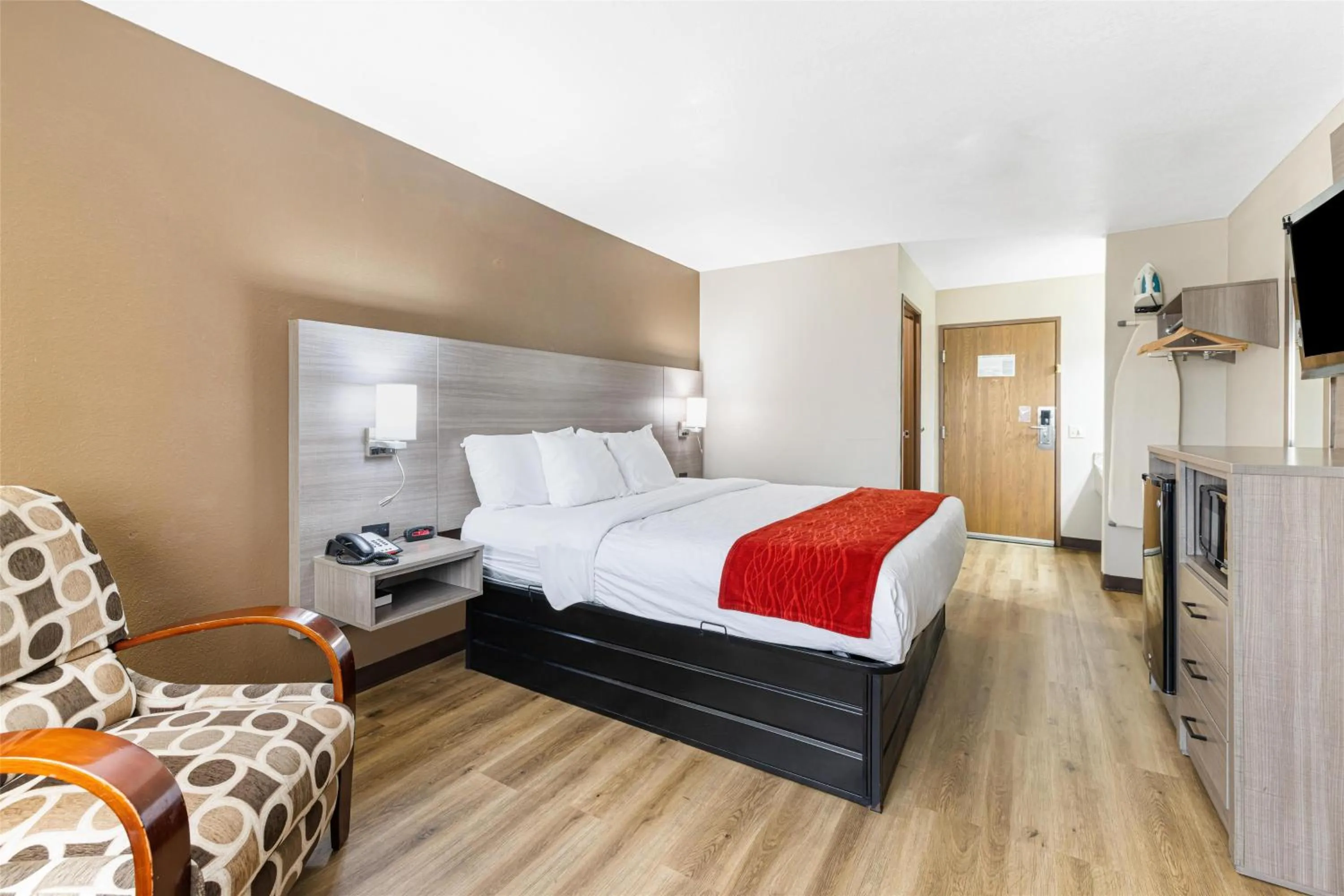 Bedroom, Bed in SureStay Plus Hotel by Best Western Kearney