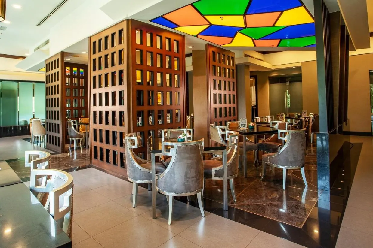 Restaurant/places to eat in Nilai Springs Resort Hotel