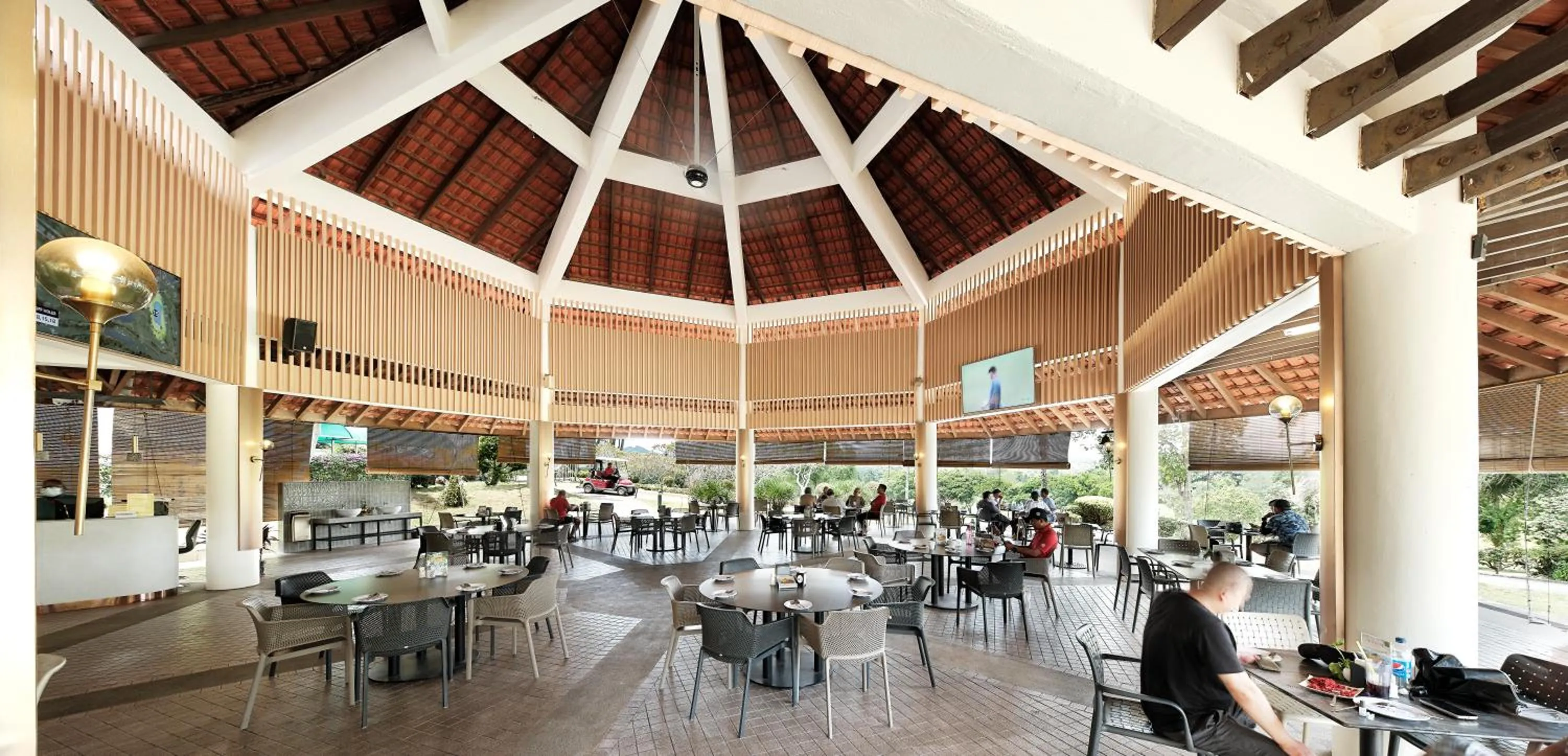 Restaurant/places to eat in Nilai Springs Resort Hotel