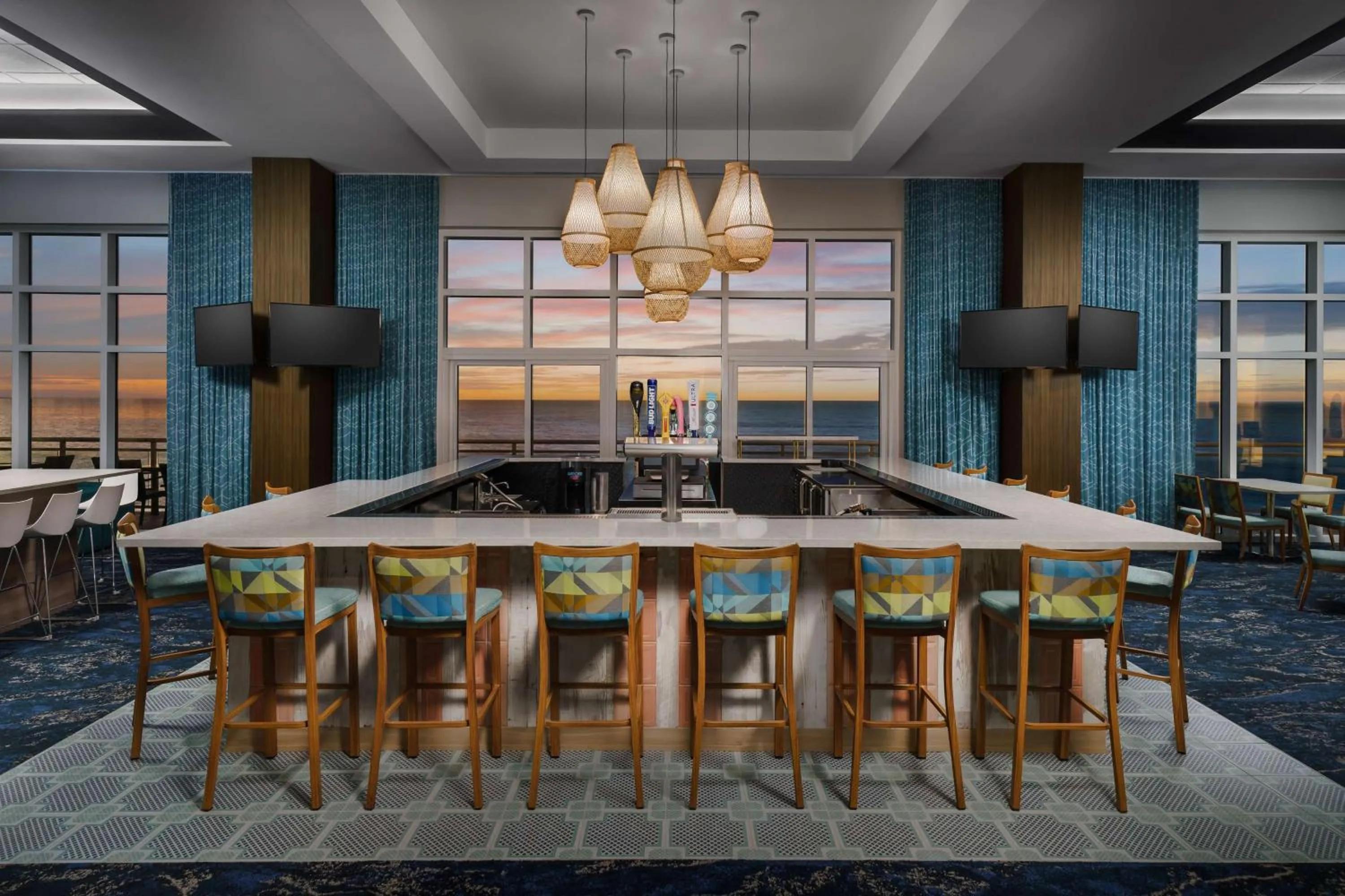 Lounge or bar in Homewood Suites by Hilton Myrtle Beach Oceanfront