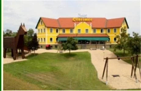 Facade/entrance in Oldtimer Motorhotel Guntramsdorf