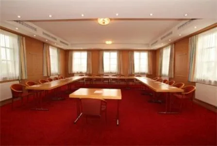 Business facilities in Oldtimer Motorhotel Guntramsdorf