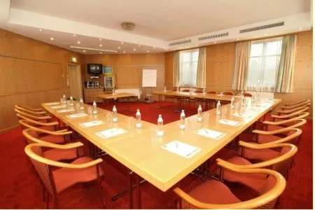 Business facilities in Oldtimer Motorhotel Guntramsdorf