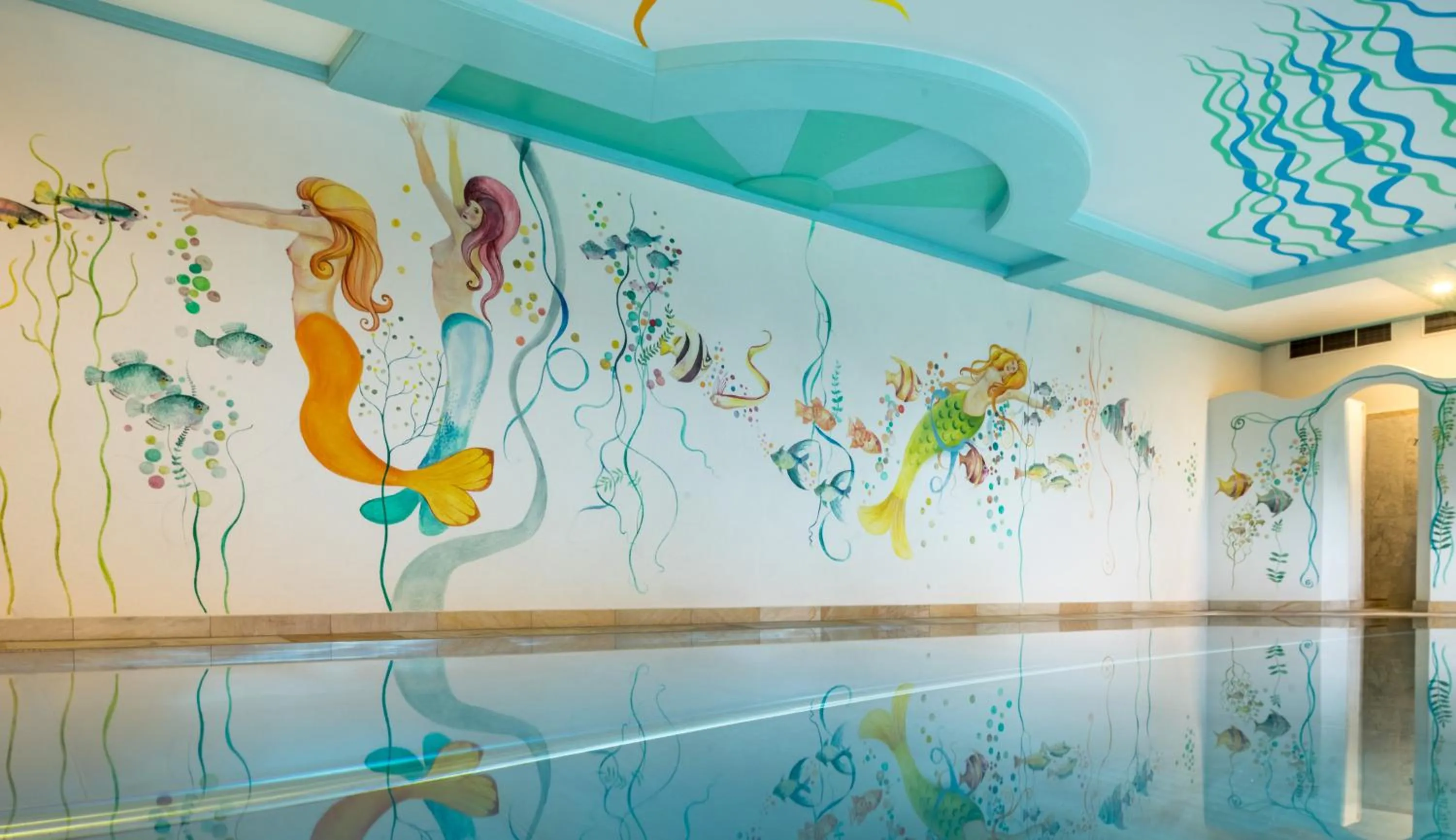 Swimming pool in Hotel Huber Hochland