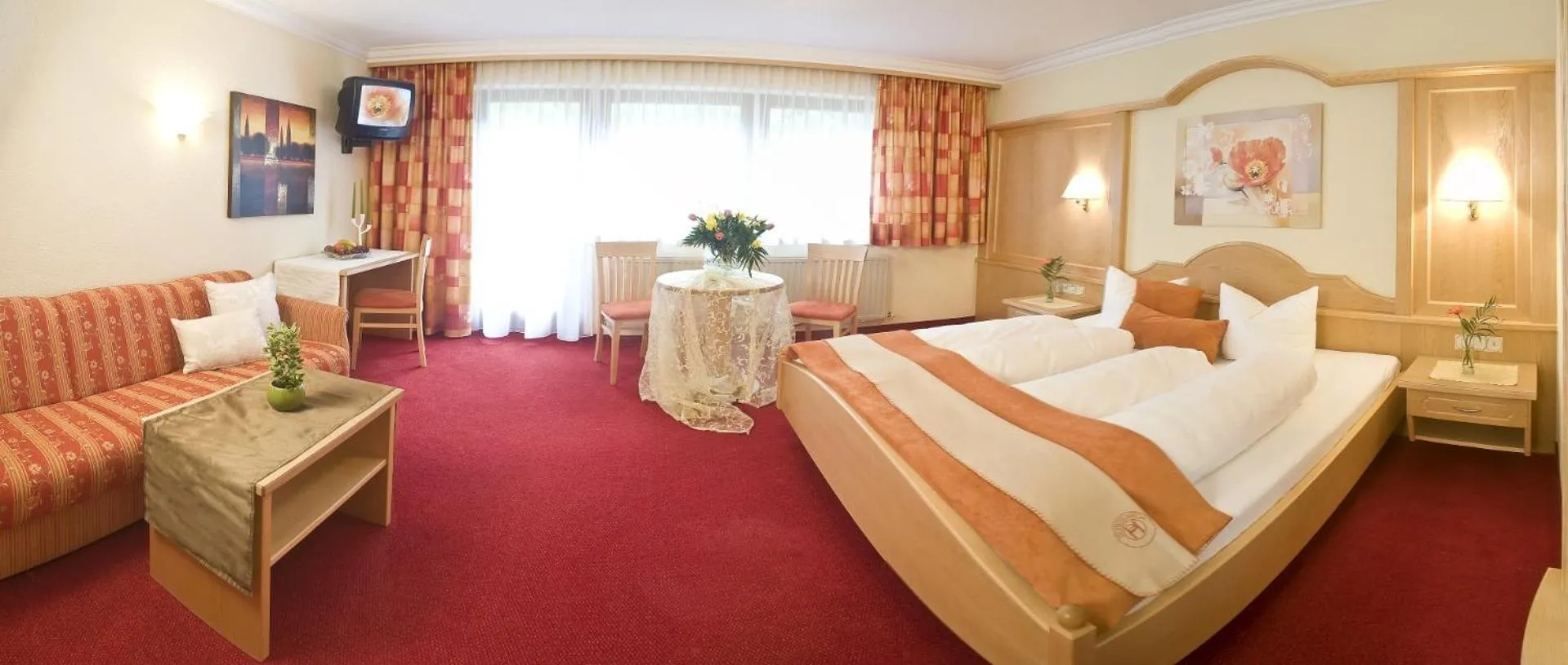 Photo of the whole room, Bed in Hotel Huber Hochland