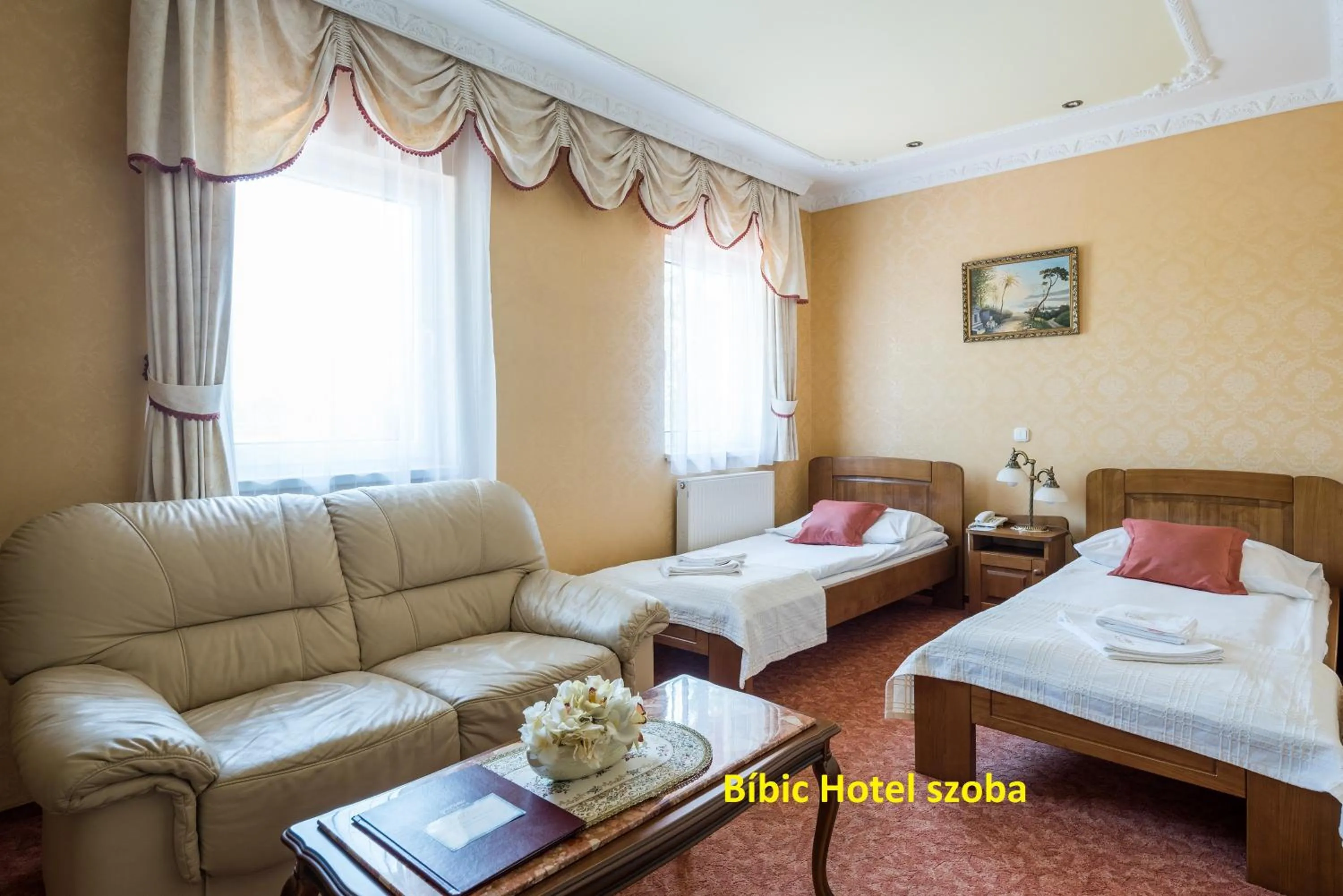 Bed in Hotel Bíbic és Tüskevár Étterem és Horgásztó