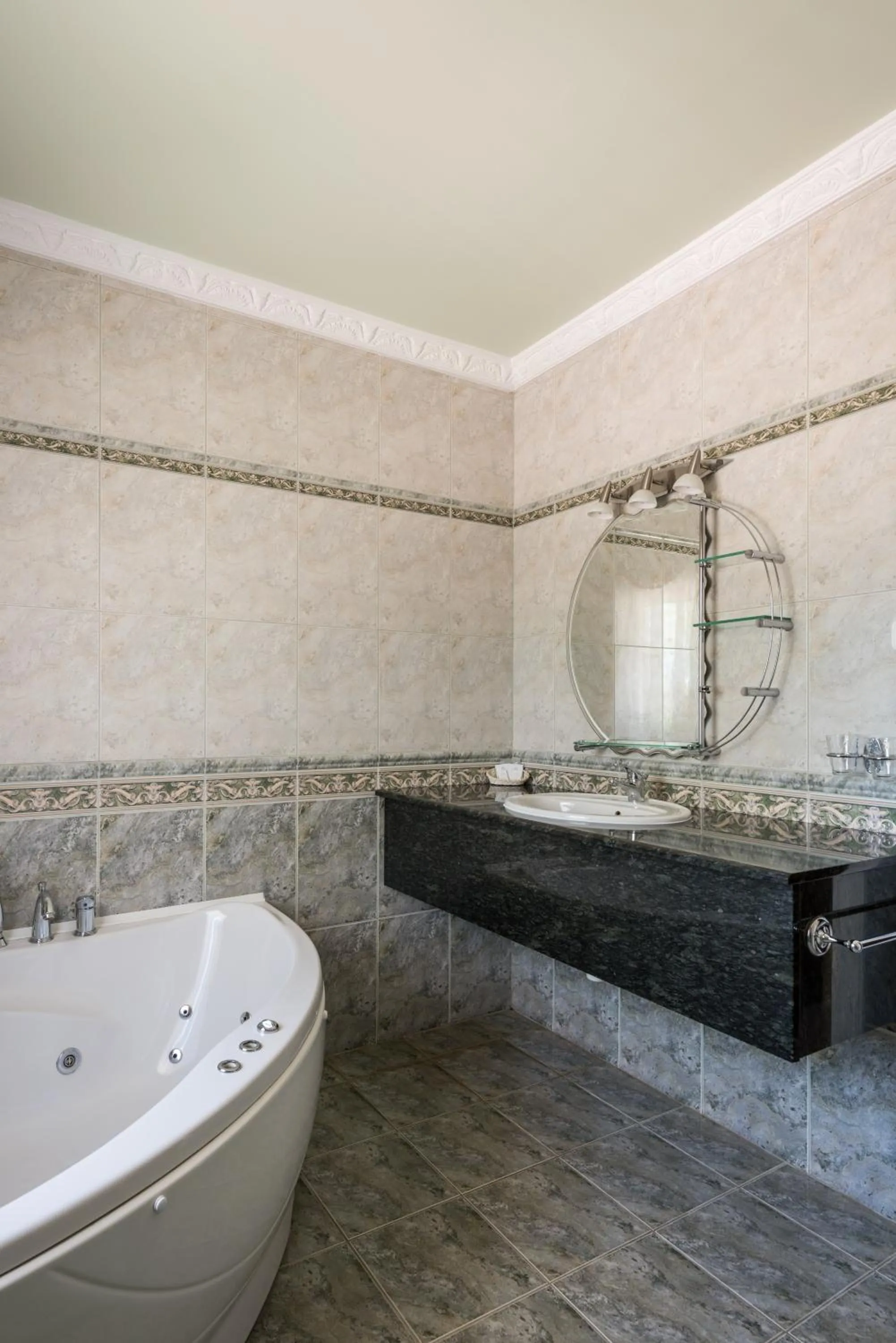 Hotel Bíbic és Tüskevár Étterem és Horgásztó