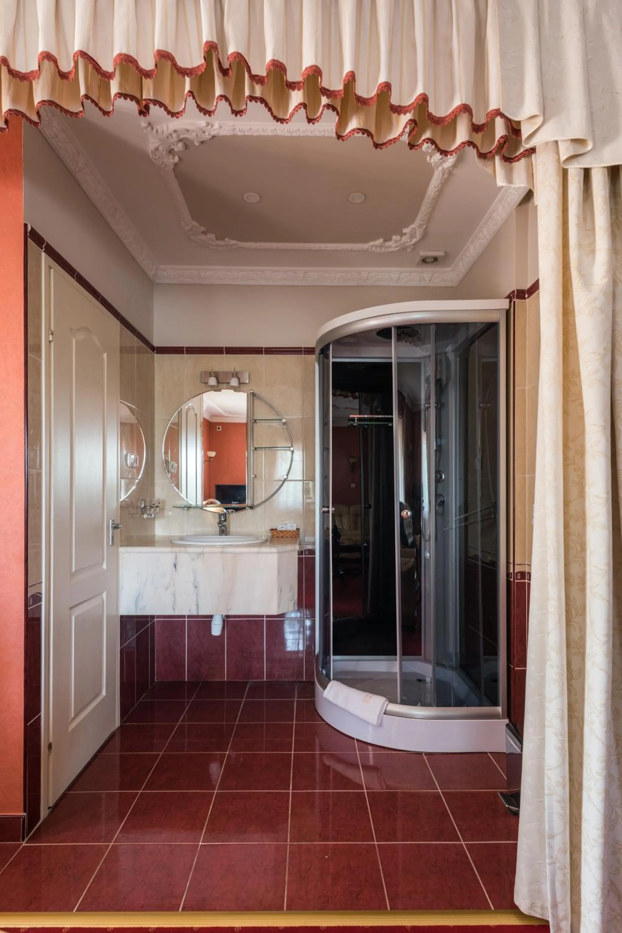 Hotel Bíbic és Tüskevár Étterem és Horgásztó