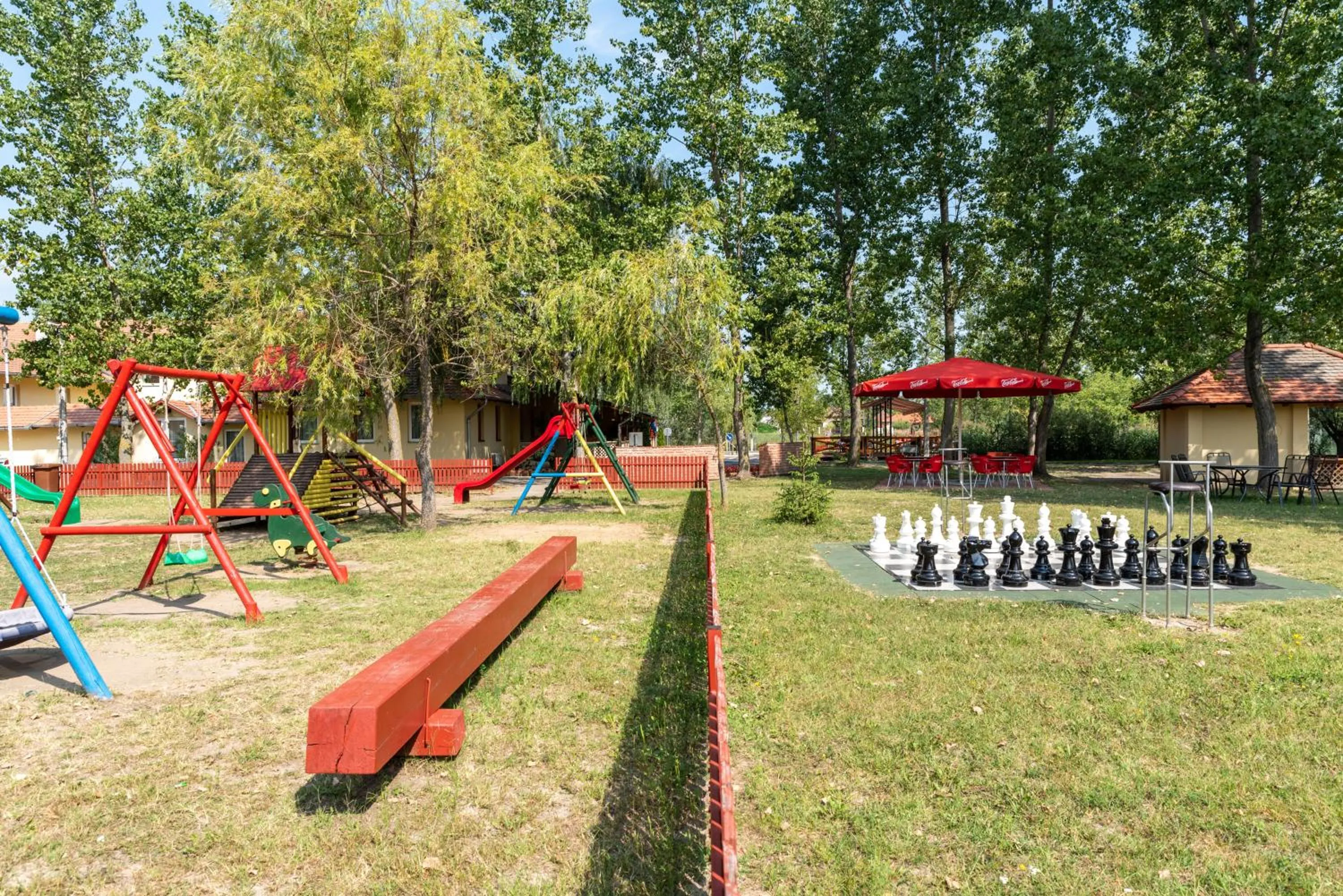 Hotel Bíbic és Tüskevár Étterem és Horgásztó