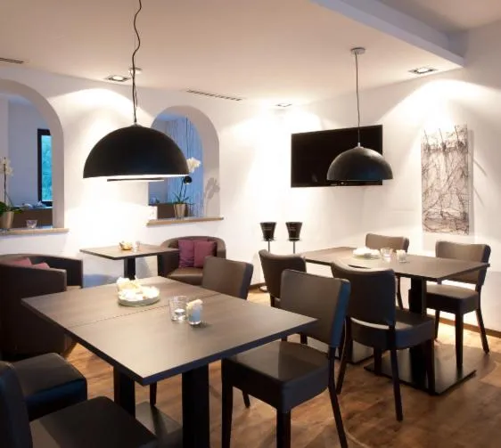 Restaurant/places to eat in Hotel Seeluna am Klostersee