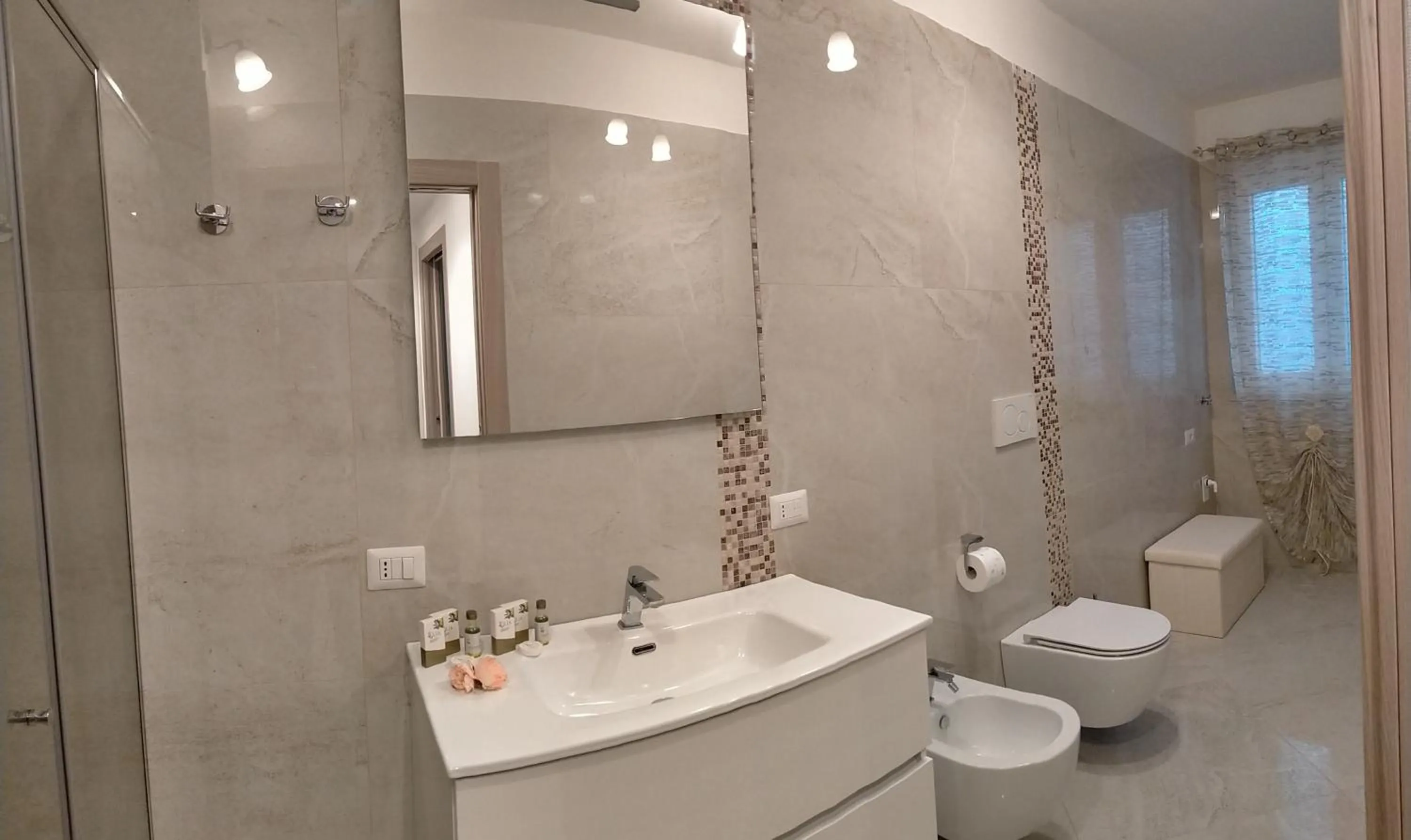 Bathroom in Torres Suite