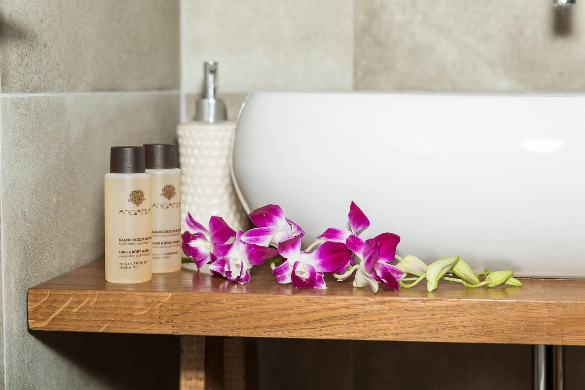 Bathroom in Torres Suite