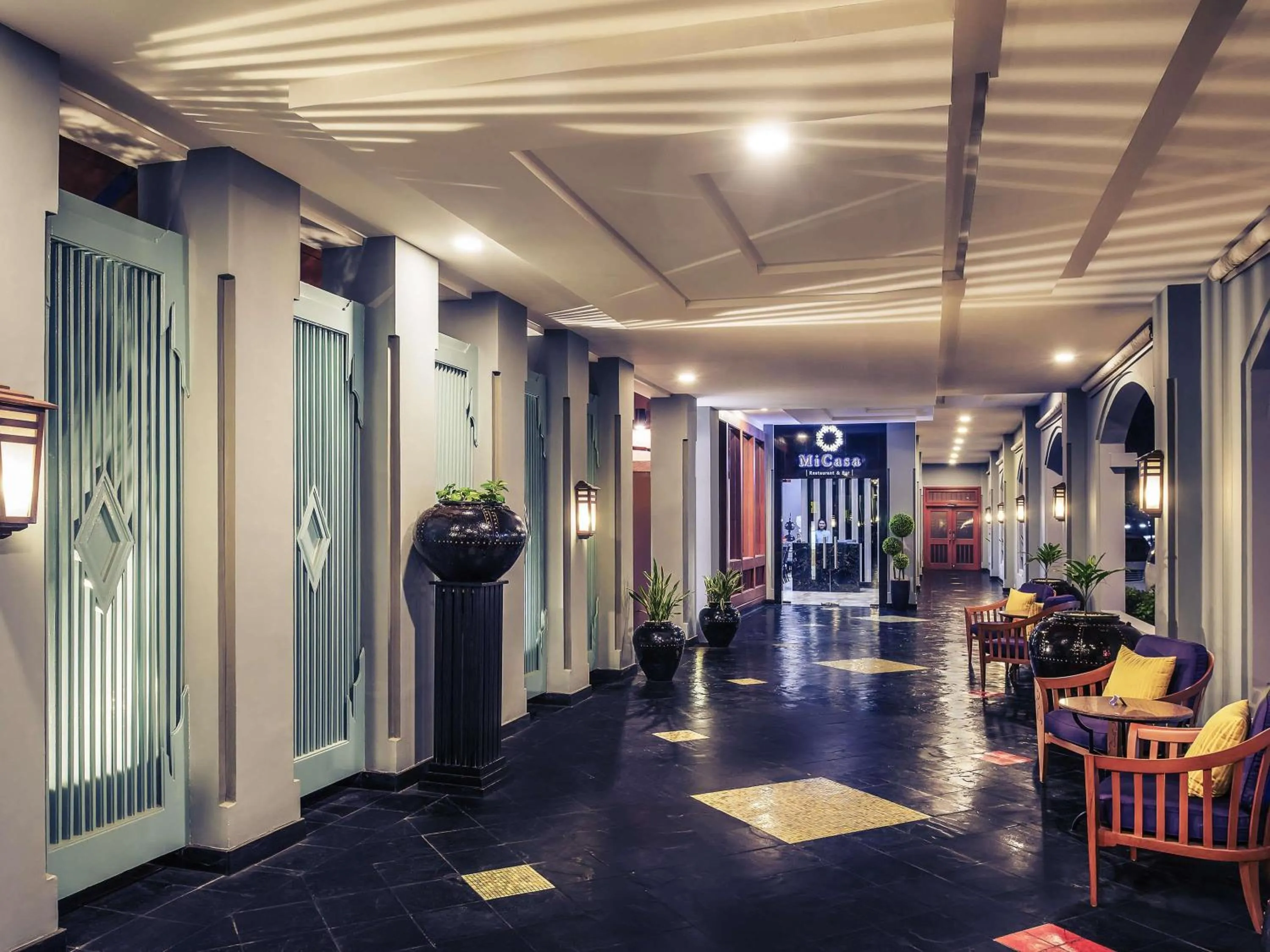 Restaurant/places to eat in Mercure Yangon Kaba Aye