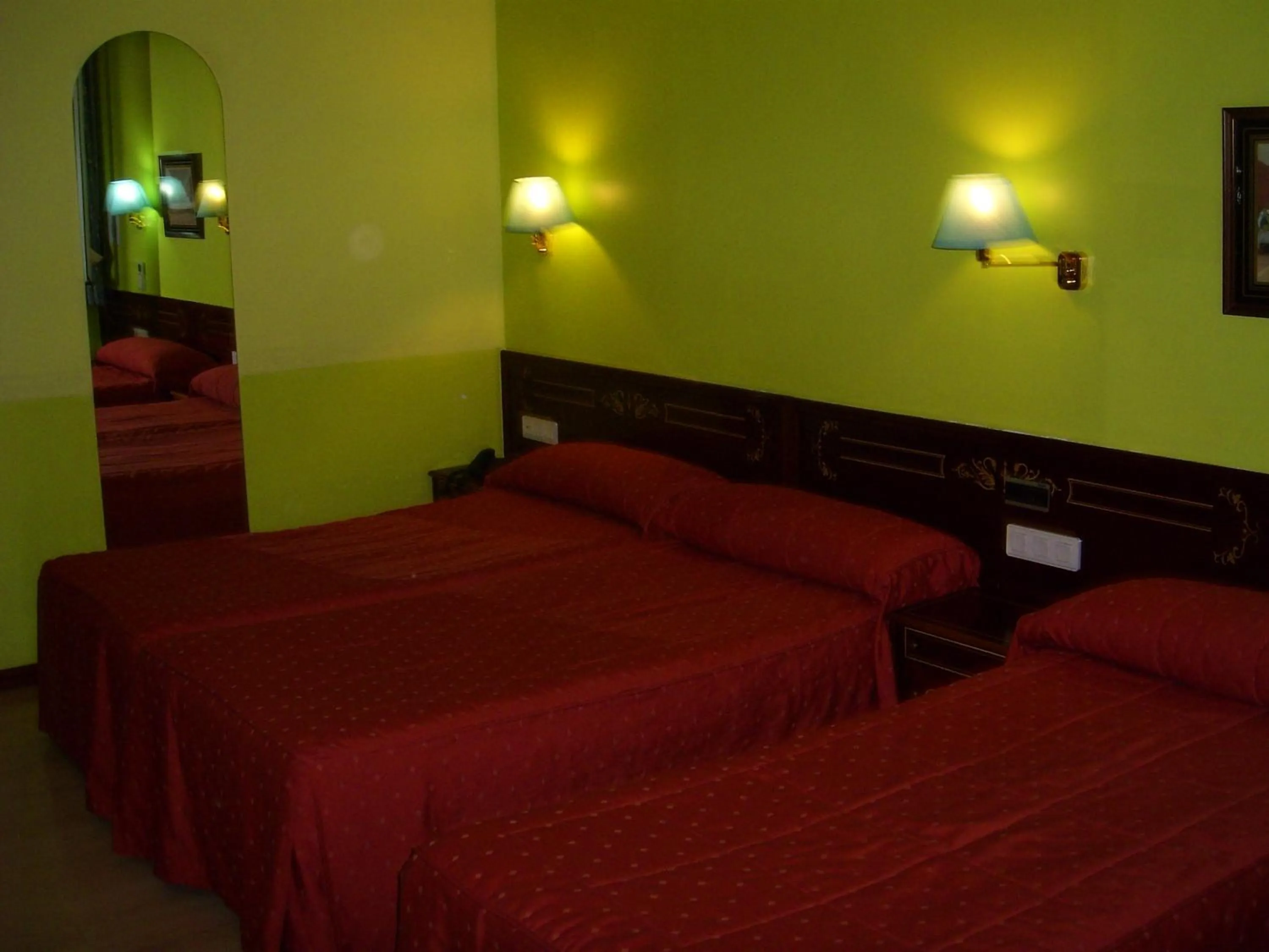 Photo of the whole room, Bed in Hostal Centro Sol Madrid