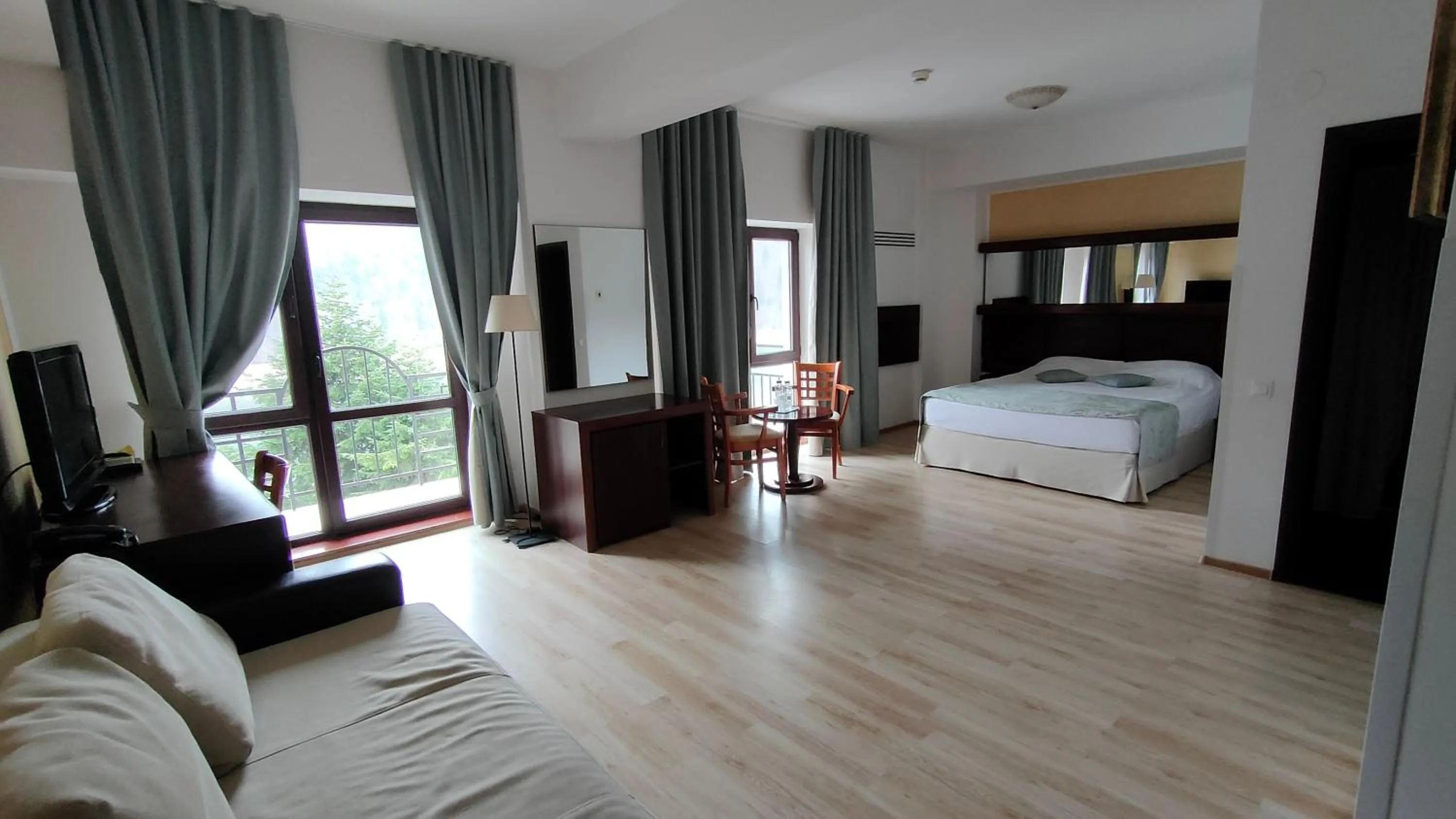 Bed in Hotel Valea cu Pesti