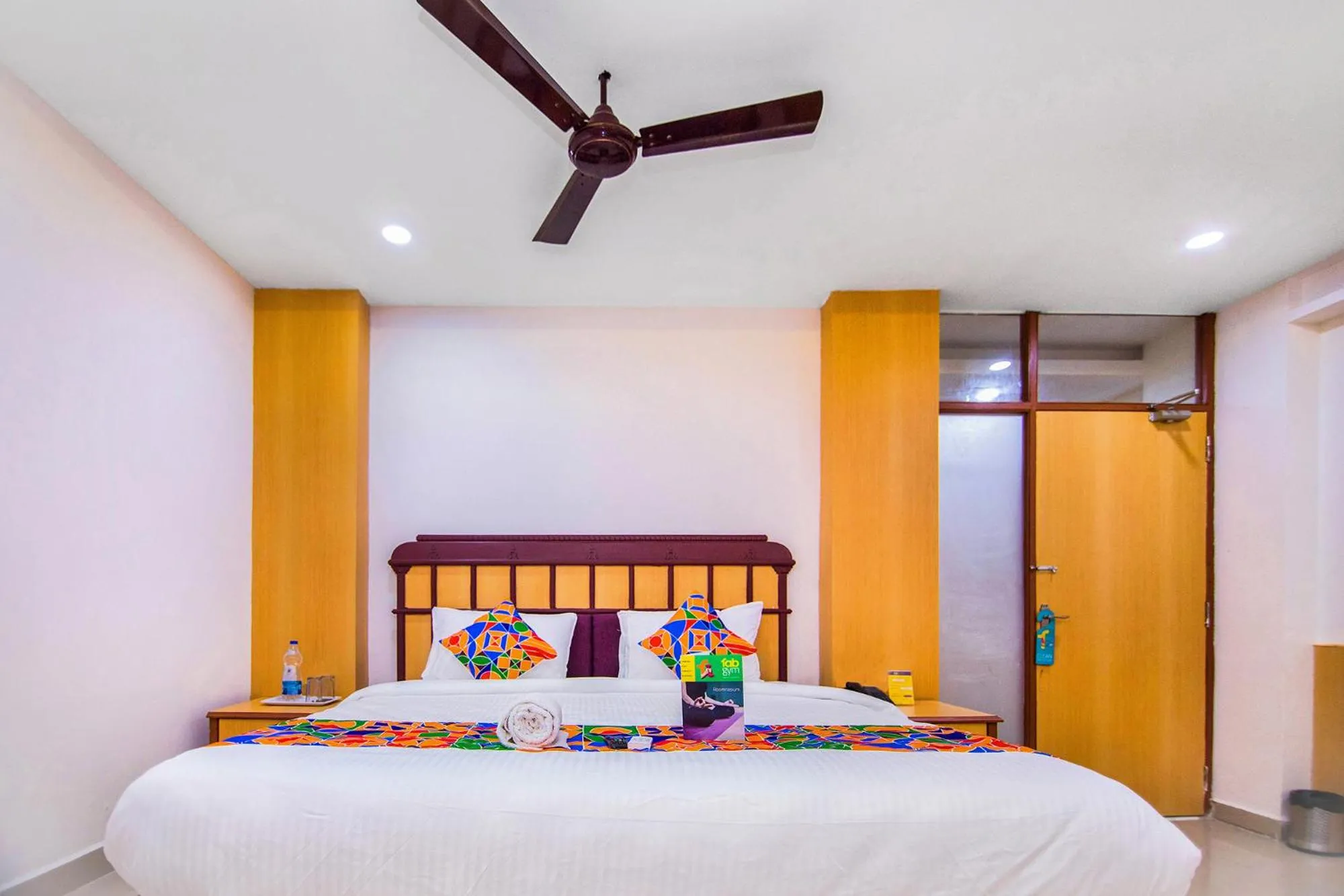 Coffee/tea facilities, Bed in FabExpress Picnic Plaza Mylapore