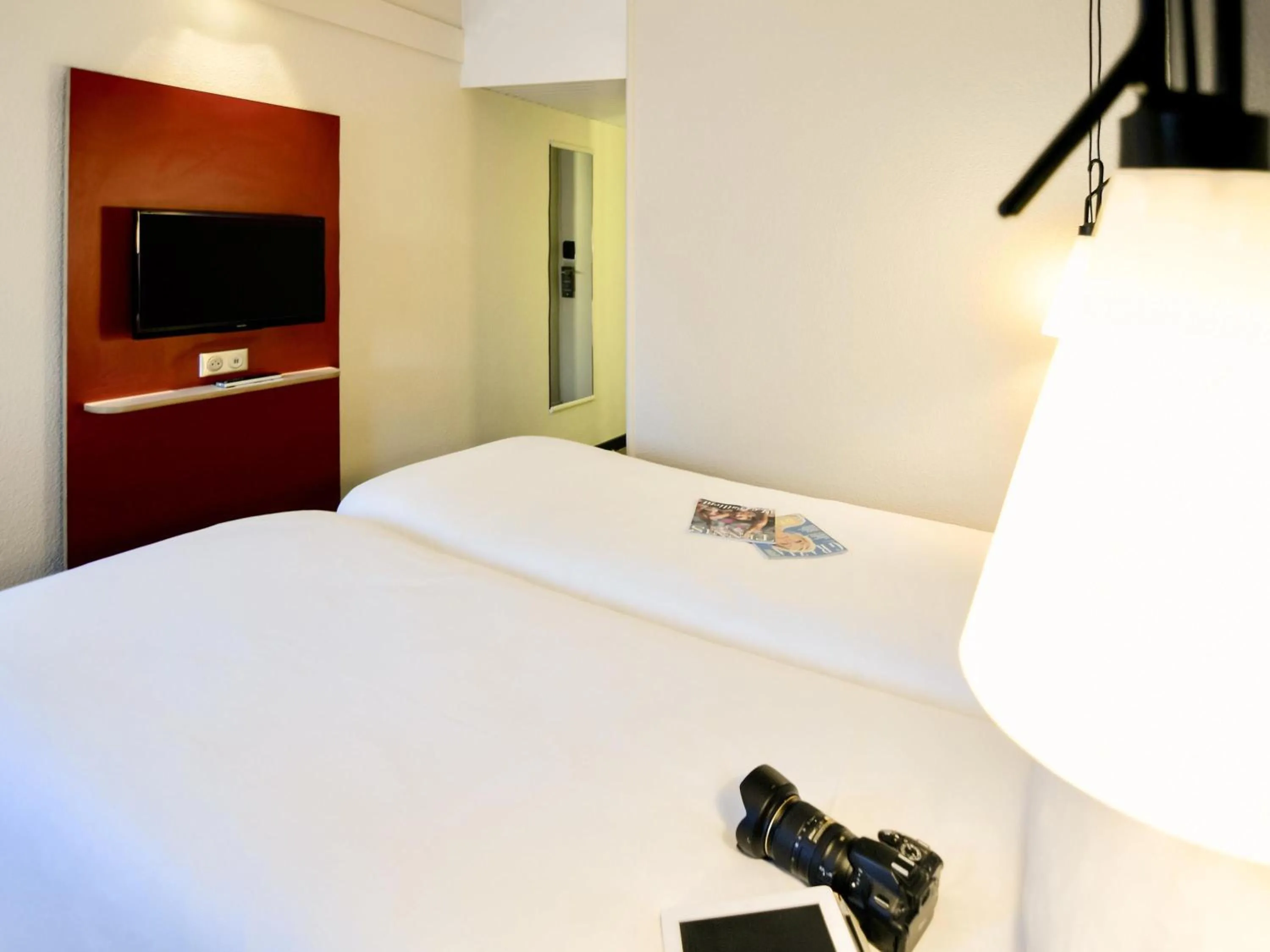 Bedroom, Bed in Ibis Nantes la Beaujoire Parc Expo