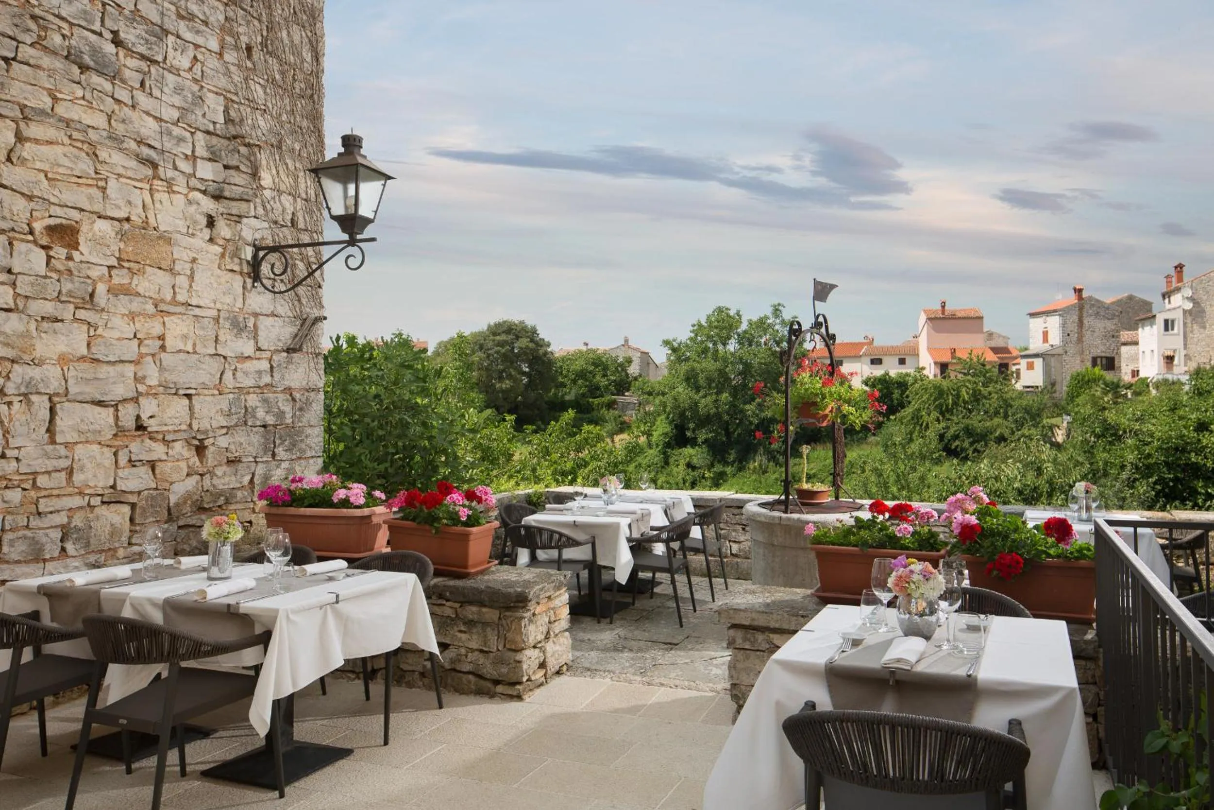Restaurant/places to eat in Hotel La Grisa