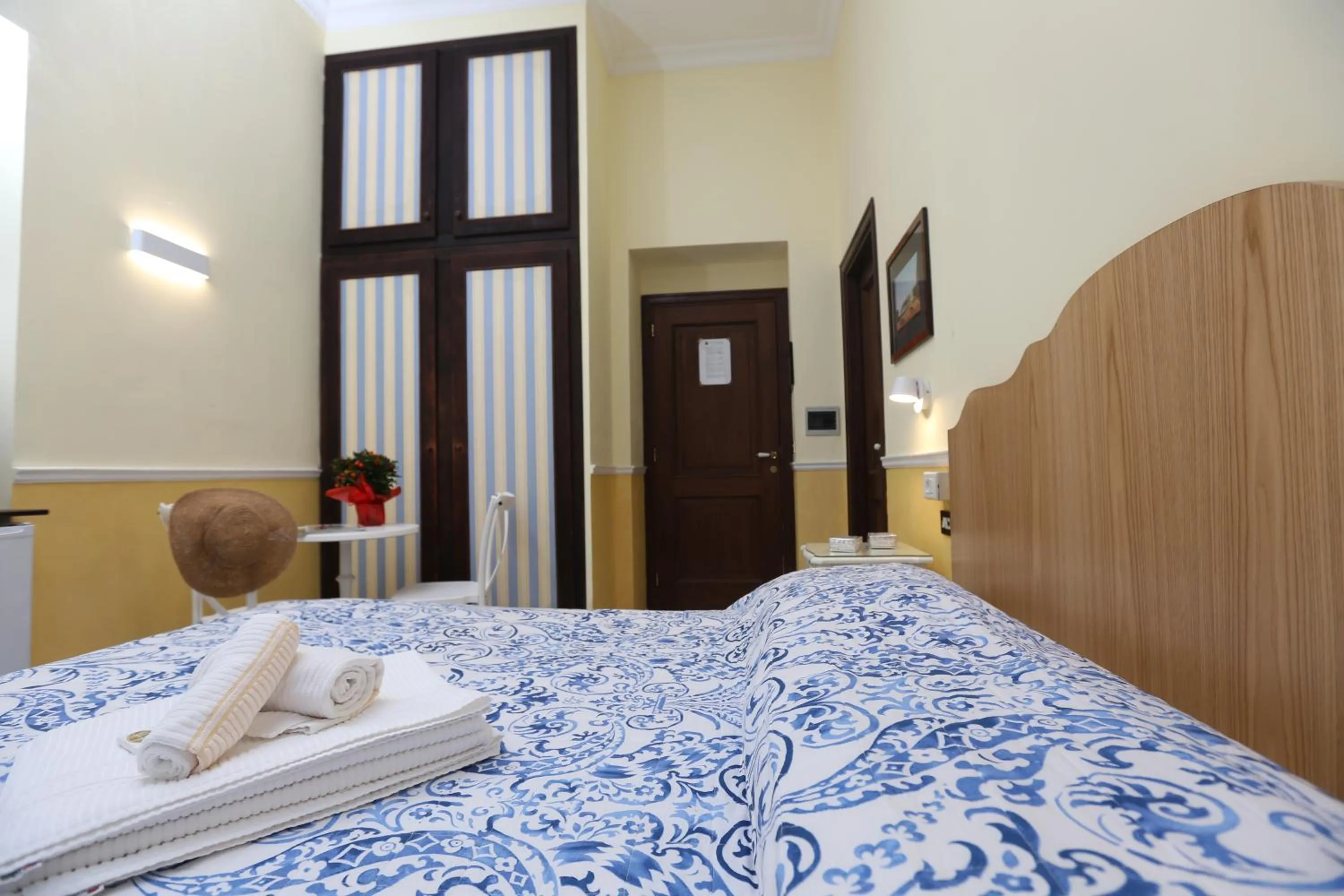 Bed in Santa Lucia 50