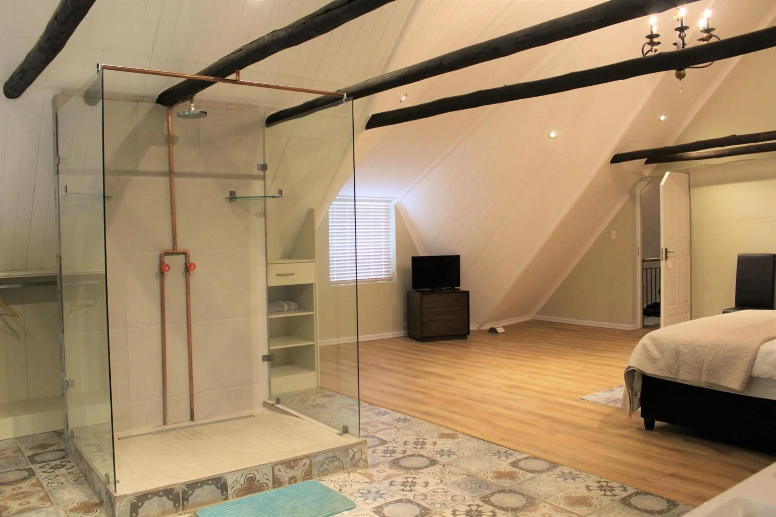 Bathroom, Bed in Mount Shekinah Country Hotel