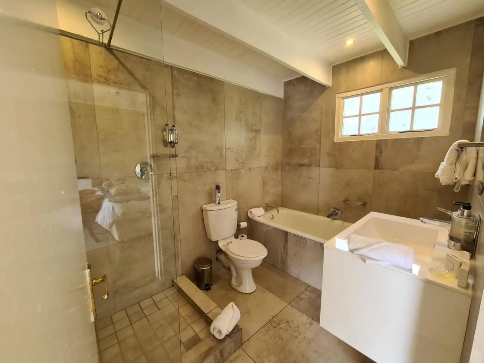 Bathroom in Mount Shekinah Country Hotel