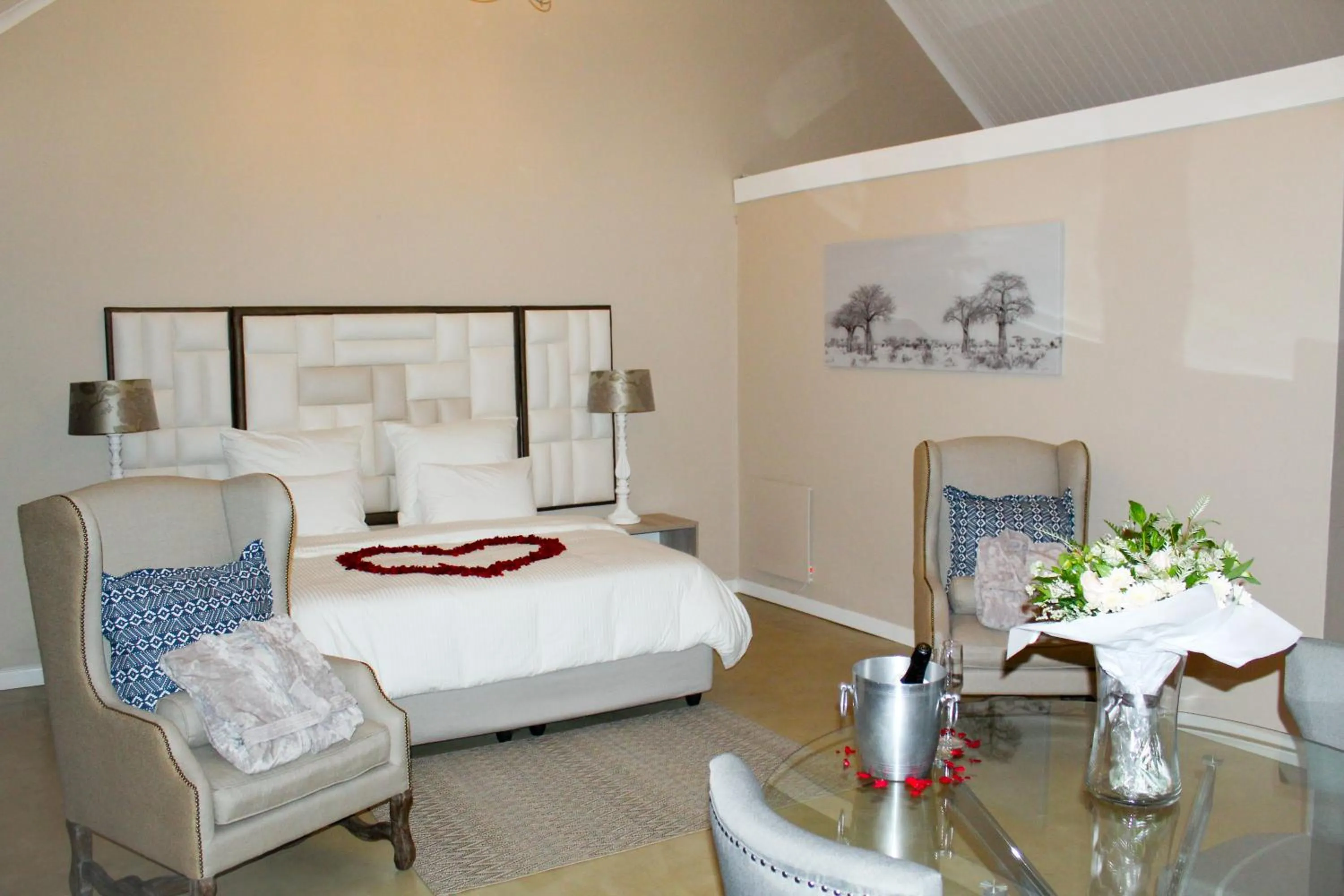 Photo of the whole room, Bed in Mount Shekinah Country Hotel