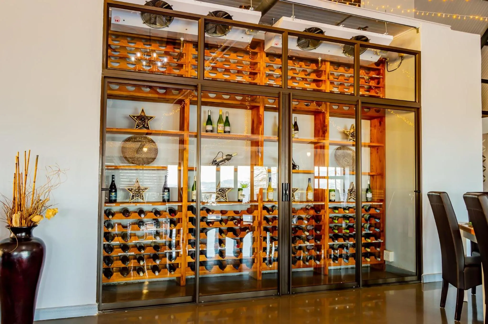 Restaurant/places to eat in Mount Shekinah Country Hotel