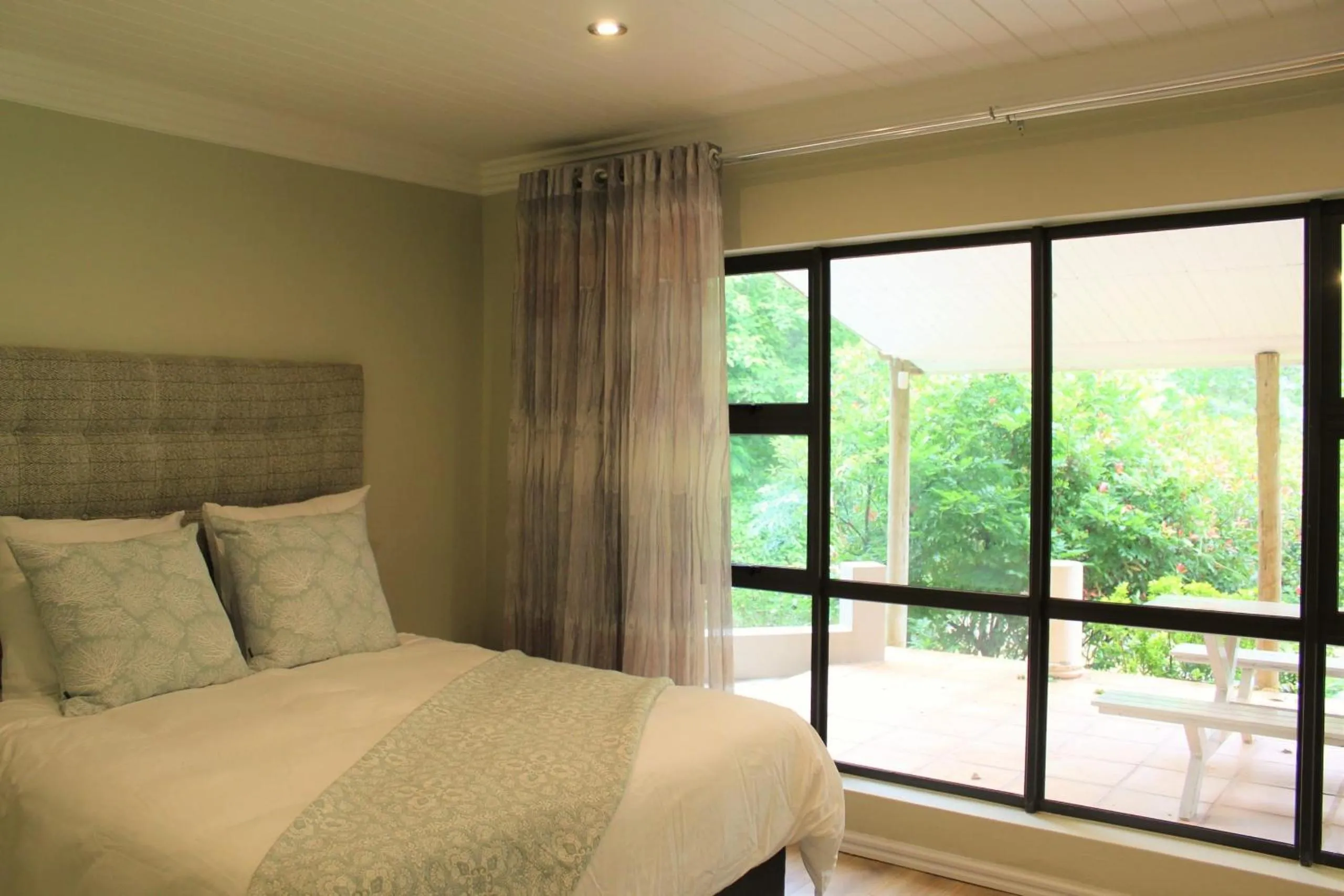 Bedroom, Bed in Mount Shekinah Country Hotel