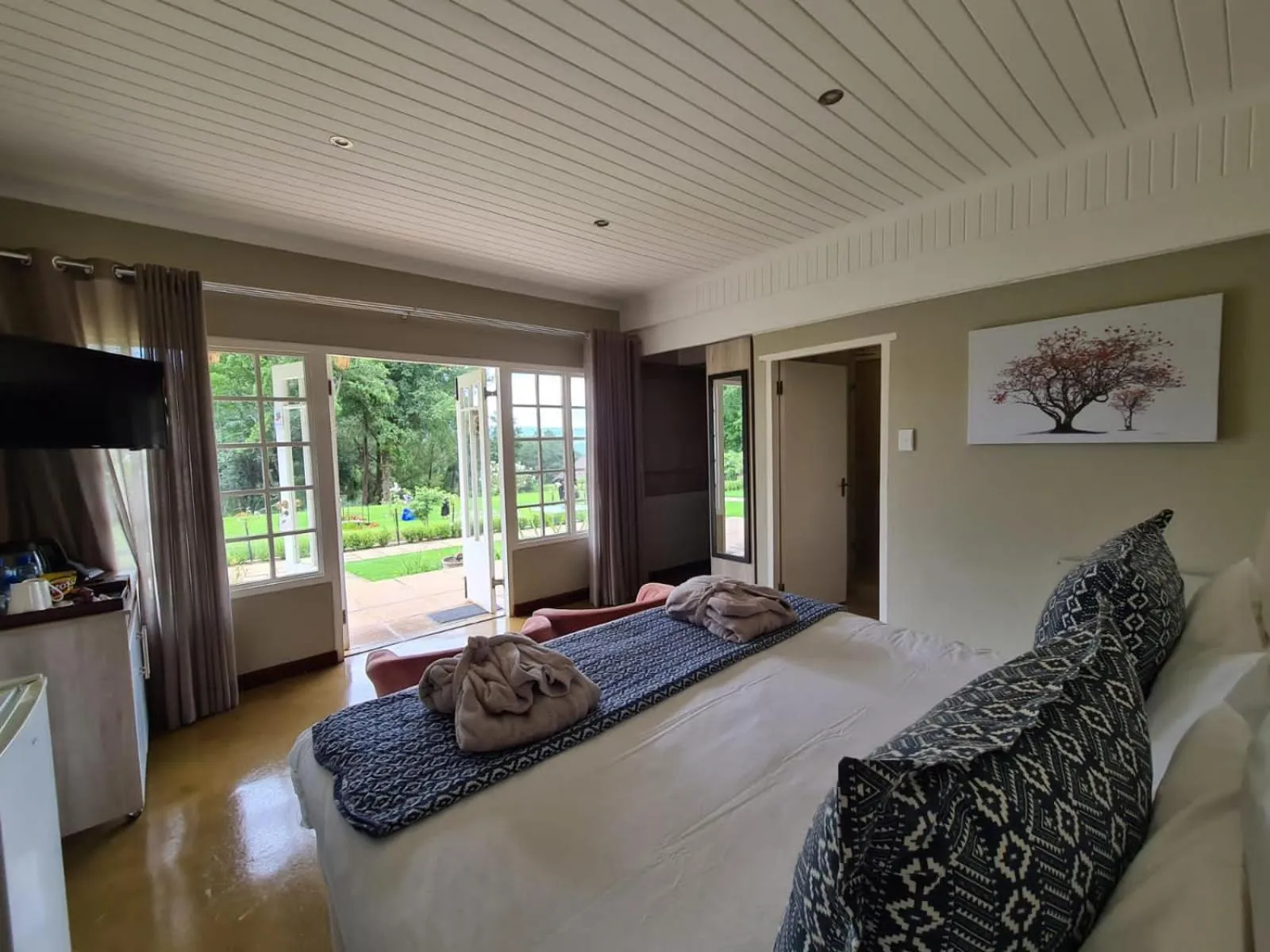 Bed in Mount Shekinah Country Hotel