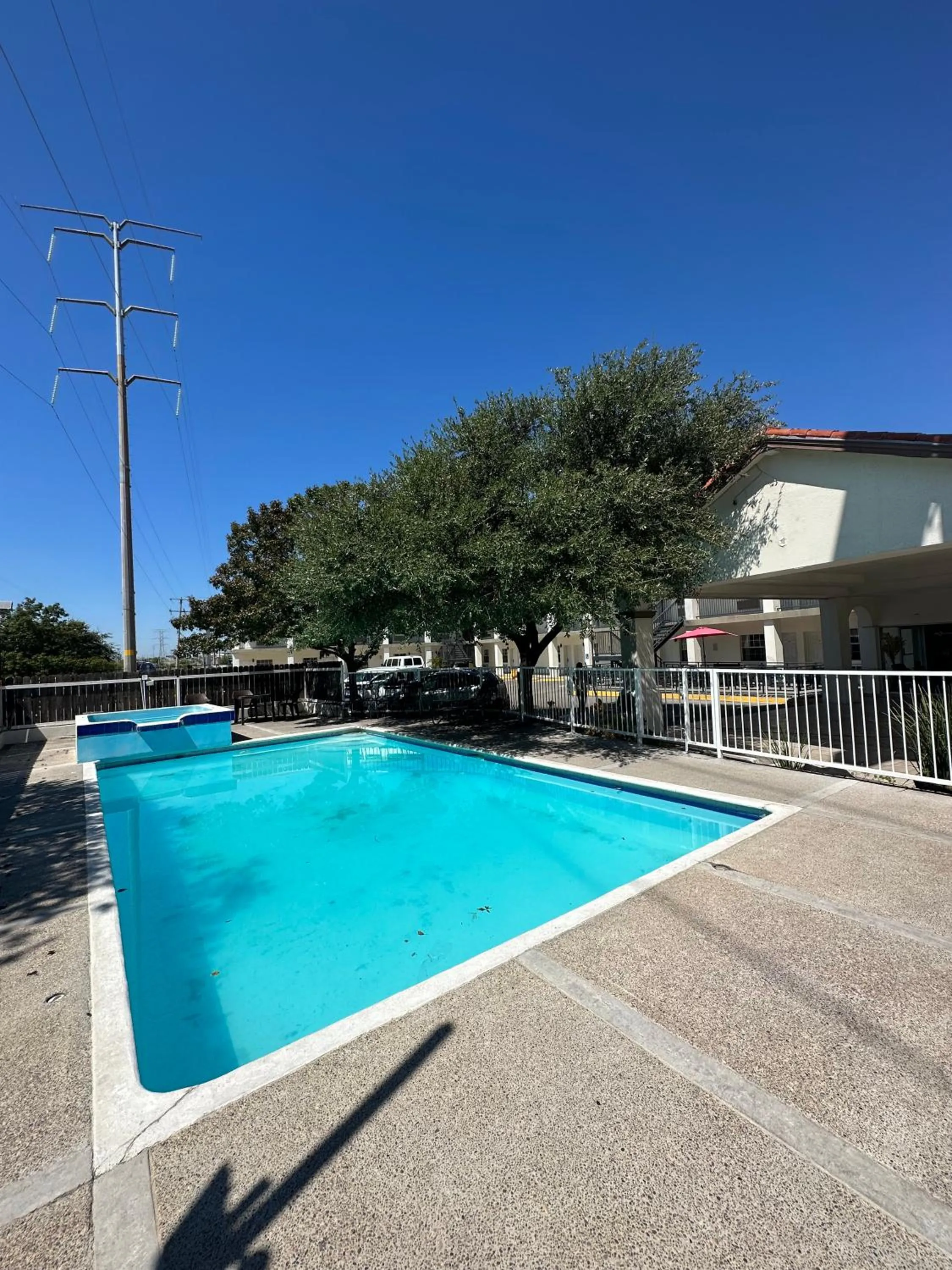 Swimming pool in Hotel Quinta San Carlos Inn