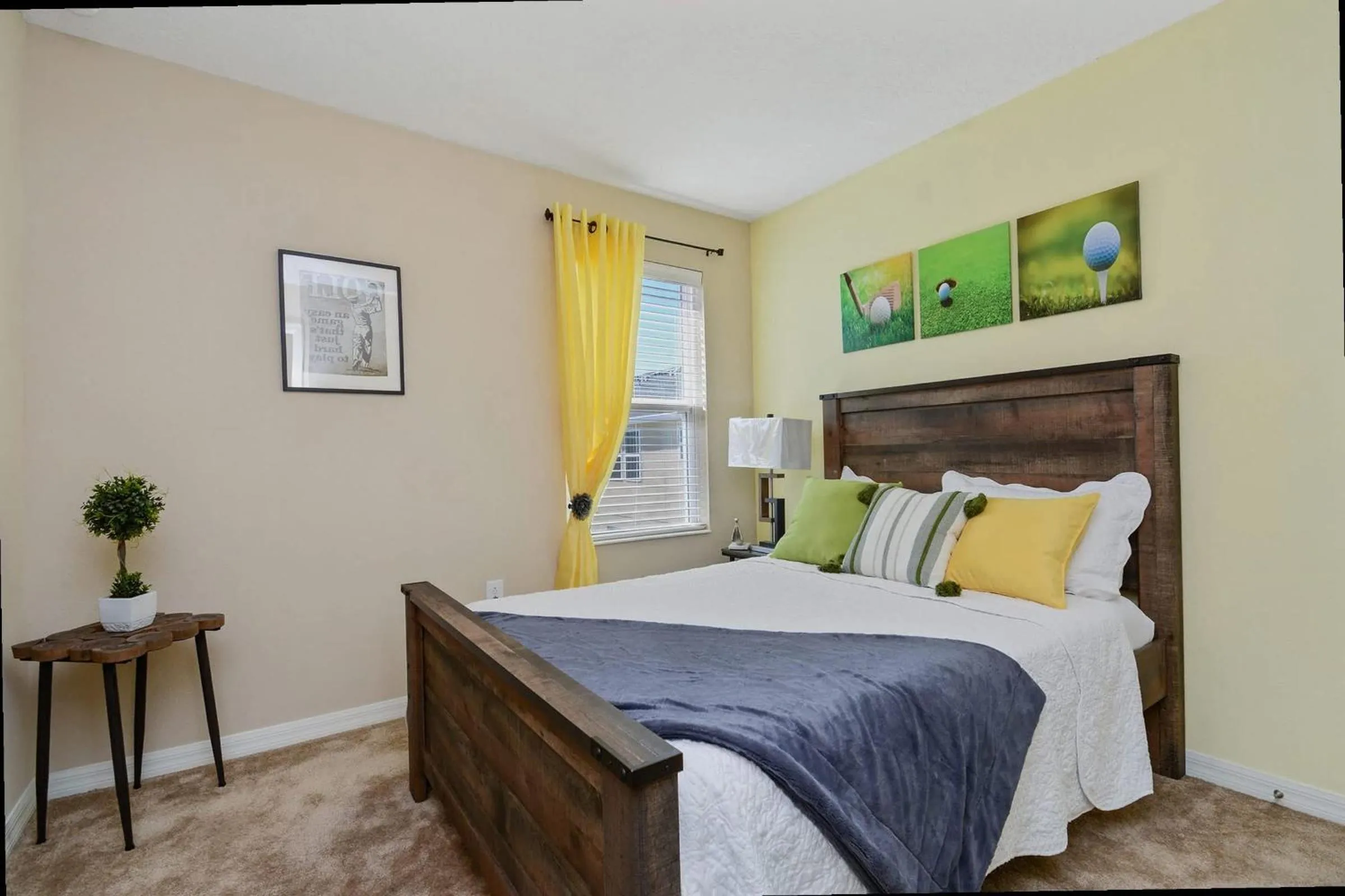 Bed in Family Friendly 4 Bedroom Close to Disney 5148