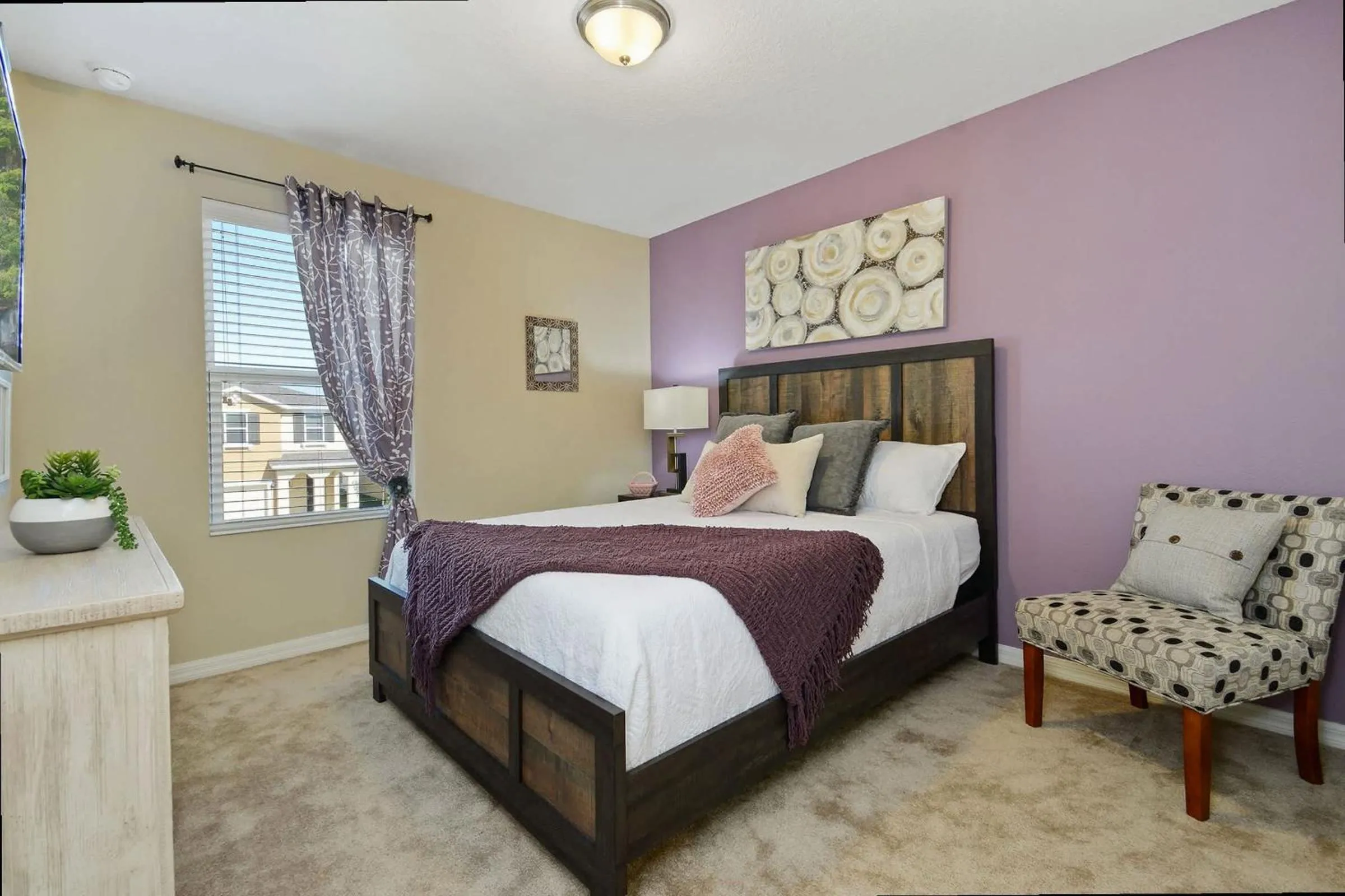 Bed in Family Friendly 4 Bedroom Close to Disney 5148