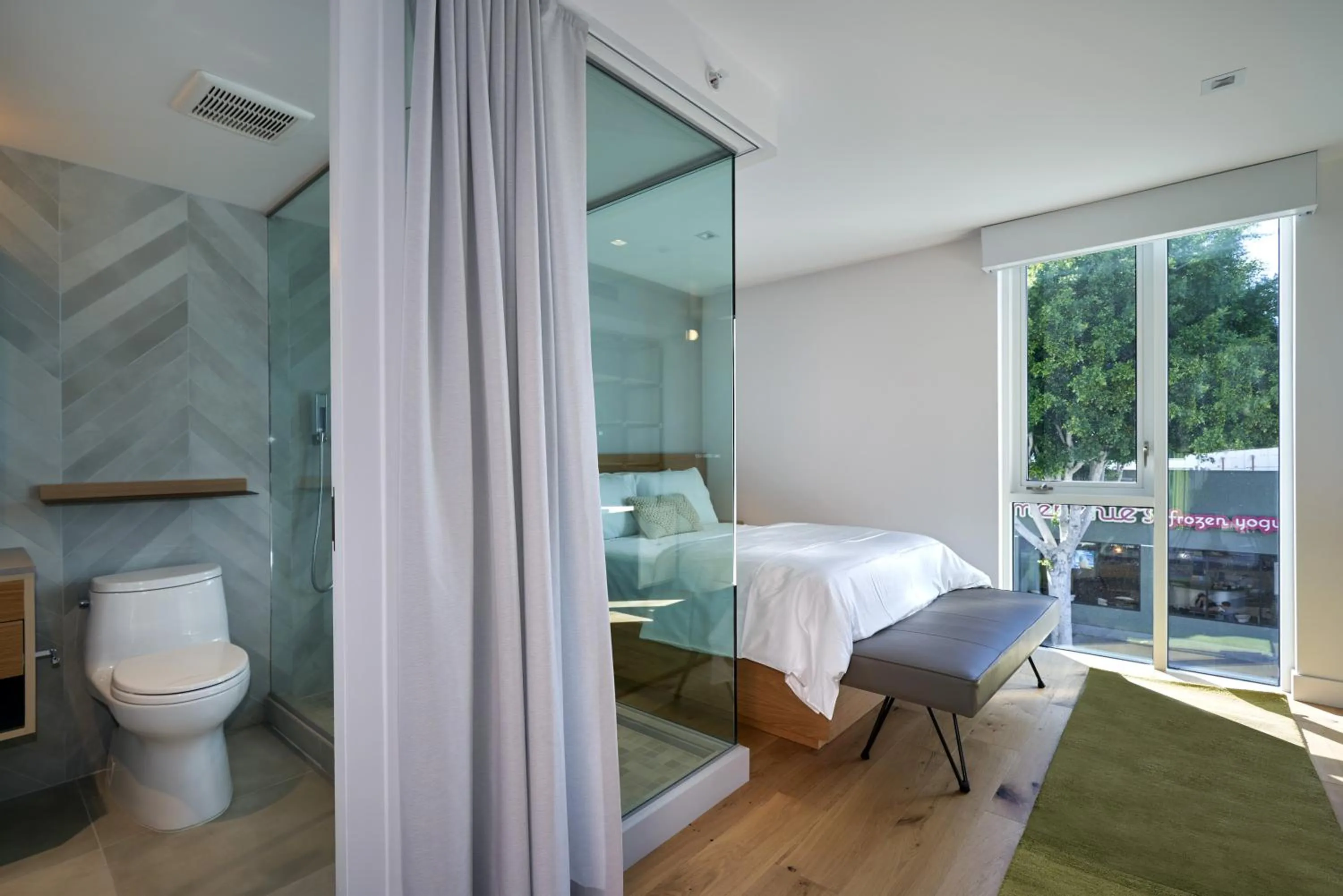 Shower, Bed in Mayumi