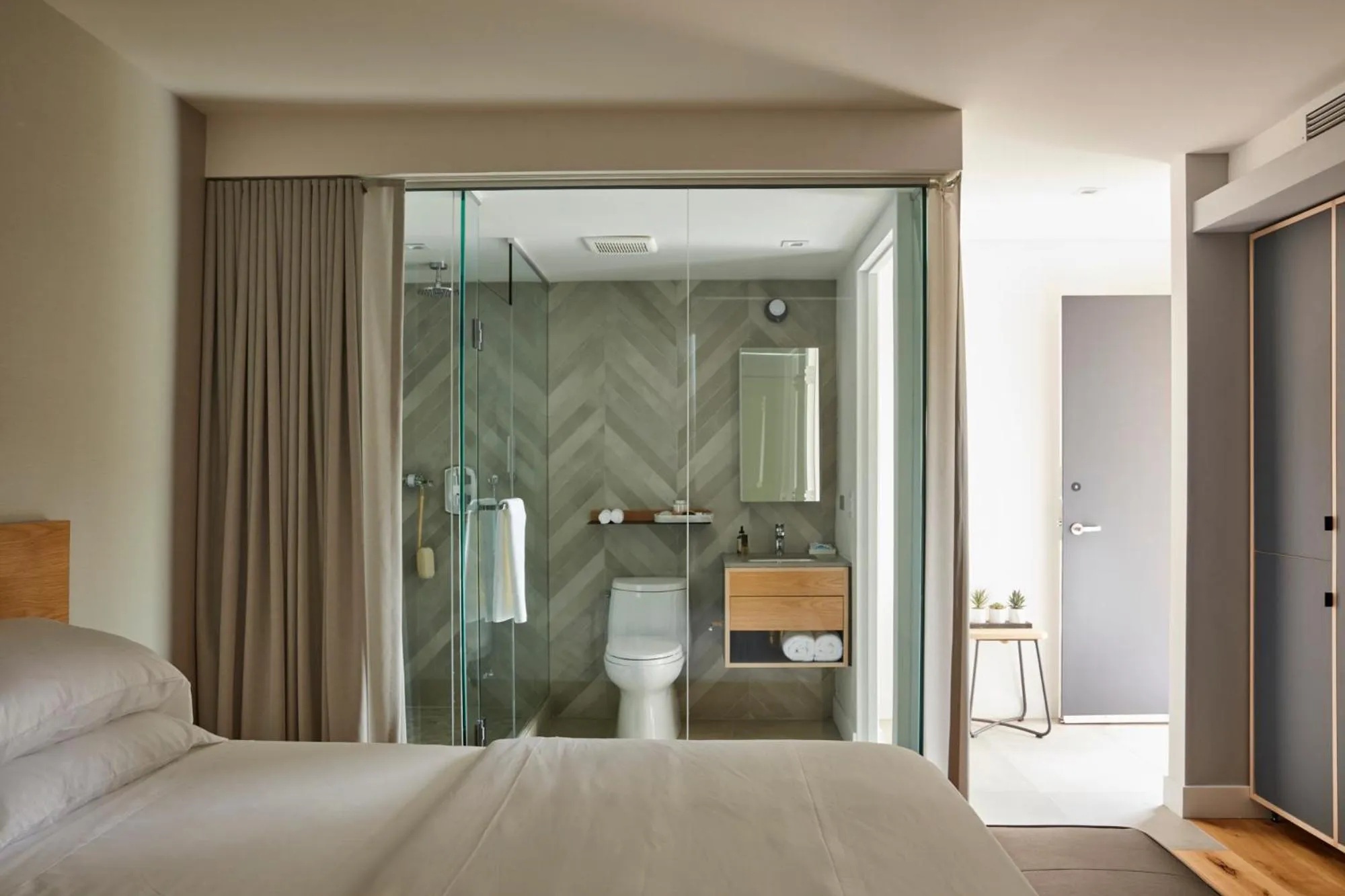 Shower, Bed in Mayumi